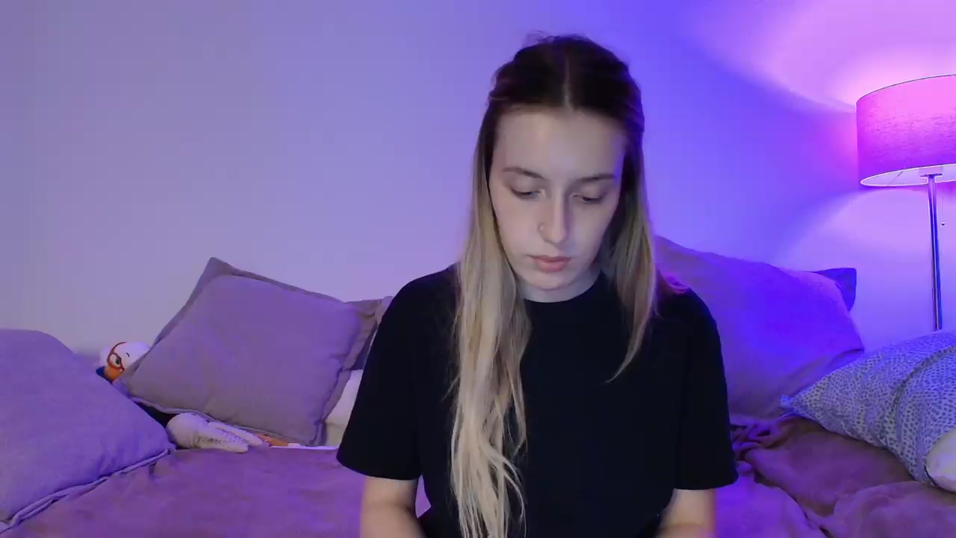 Gallery image thumbnail from Elenaxkiss's myfreecams stream on, 07/04/2026, 20:57 image 4 of 20