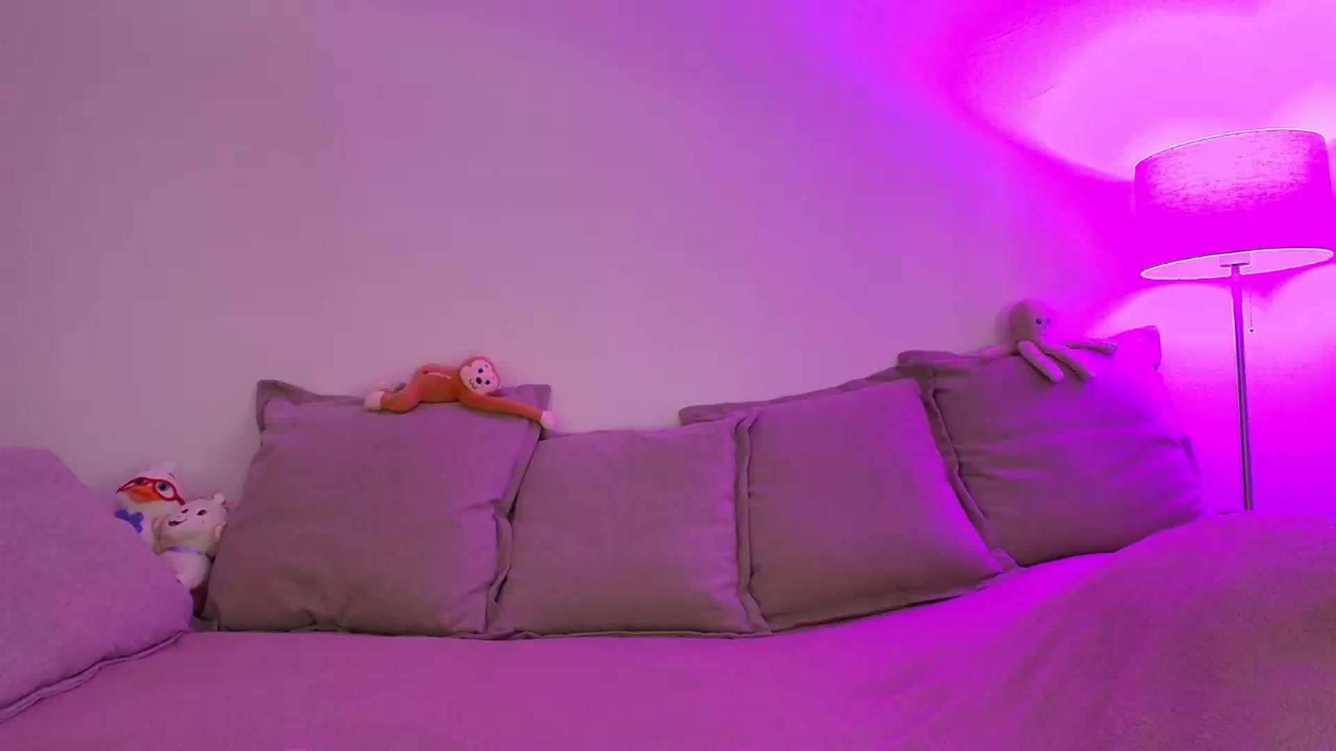Gallery image thumbnail from Elenaxkiss's myfreecams stream on, 07/05/2026, 08:30 image 18 of 20