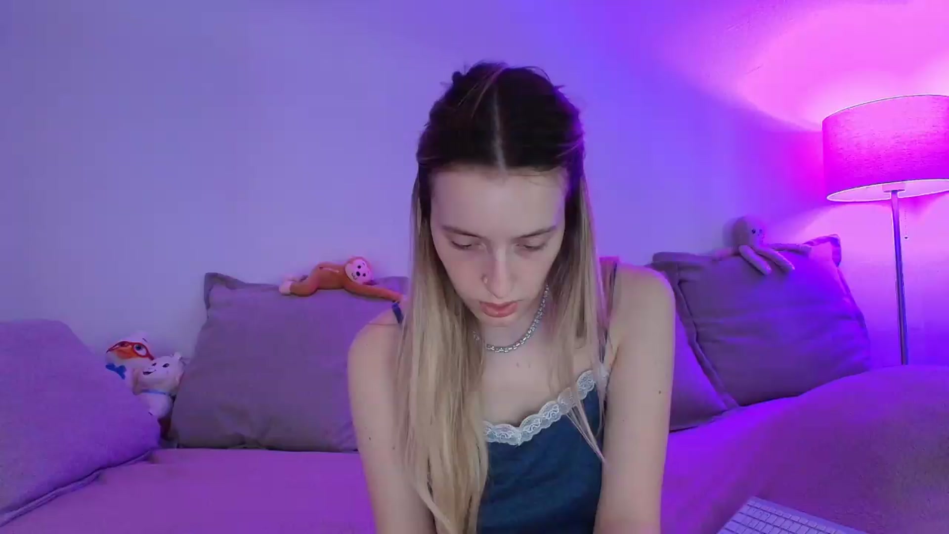 Gallery image thumbnail from Elenaxkiss's myfreecams stream on, 07/05/2026, 08:30 image 10 of 20