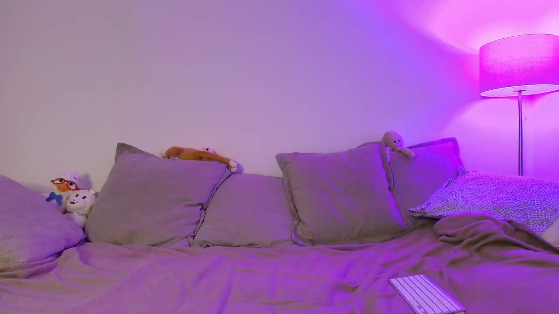 Gallery image thumbnail from Elenaxkiss's myfreecams stream on, 07/05/2026, 20:37 image 9 of 20
