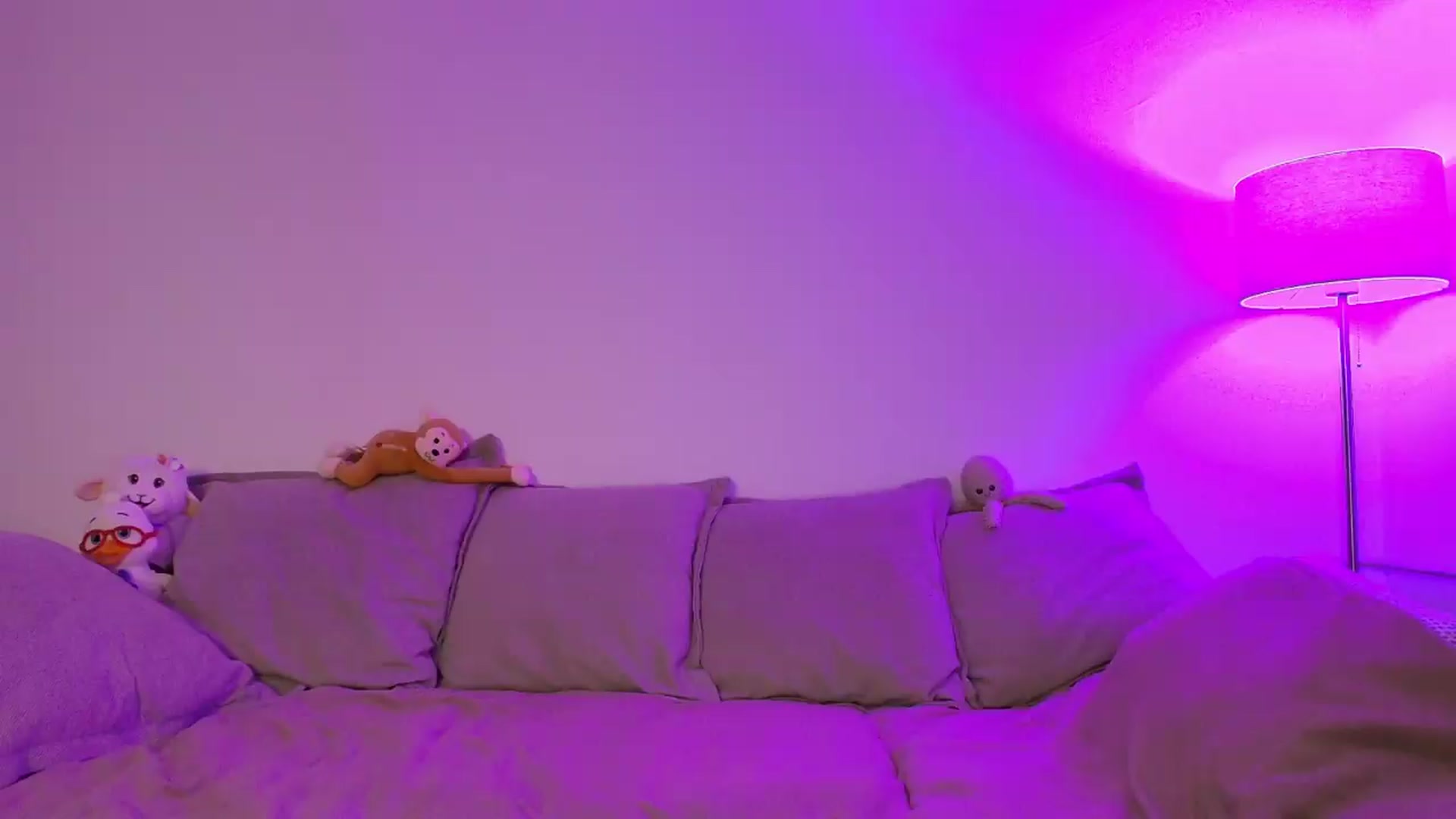 Gallery image thumbnail from Elenaxkiss's myfreecams stream on, 07/08/2026, 18:57 image 15 of 20