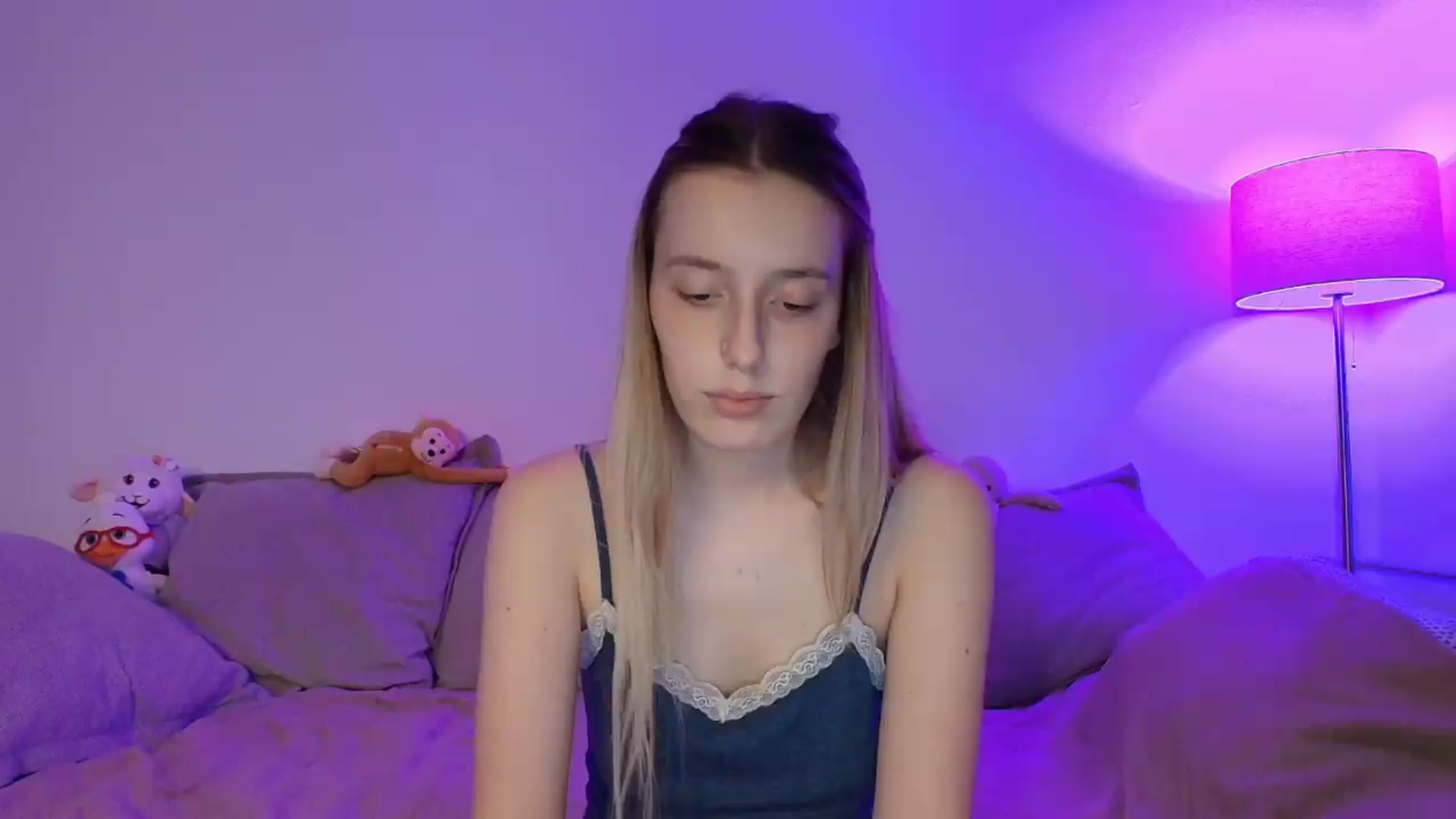 Gallery image thumbnail from Elenaxkiss's myfreecams stream on, 07/08/2026, 18:57 image 19 of 20