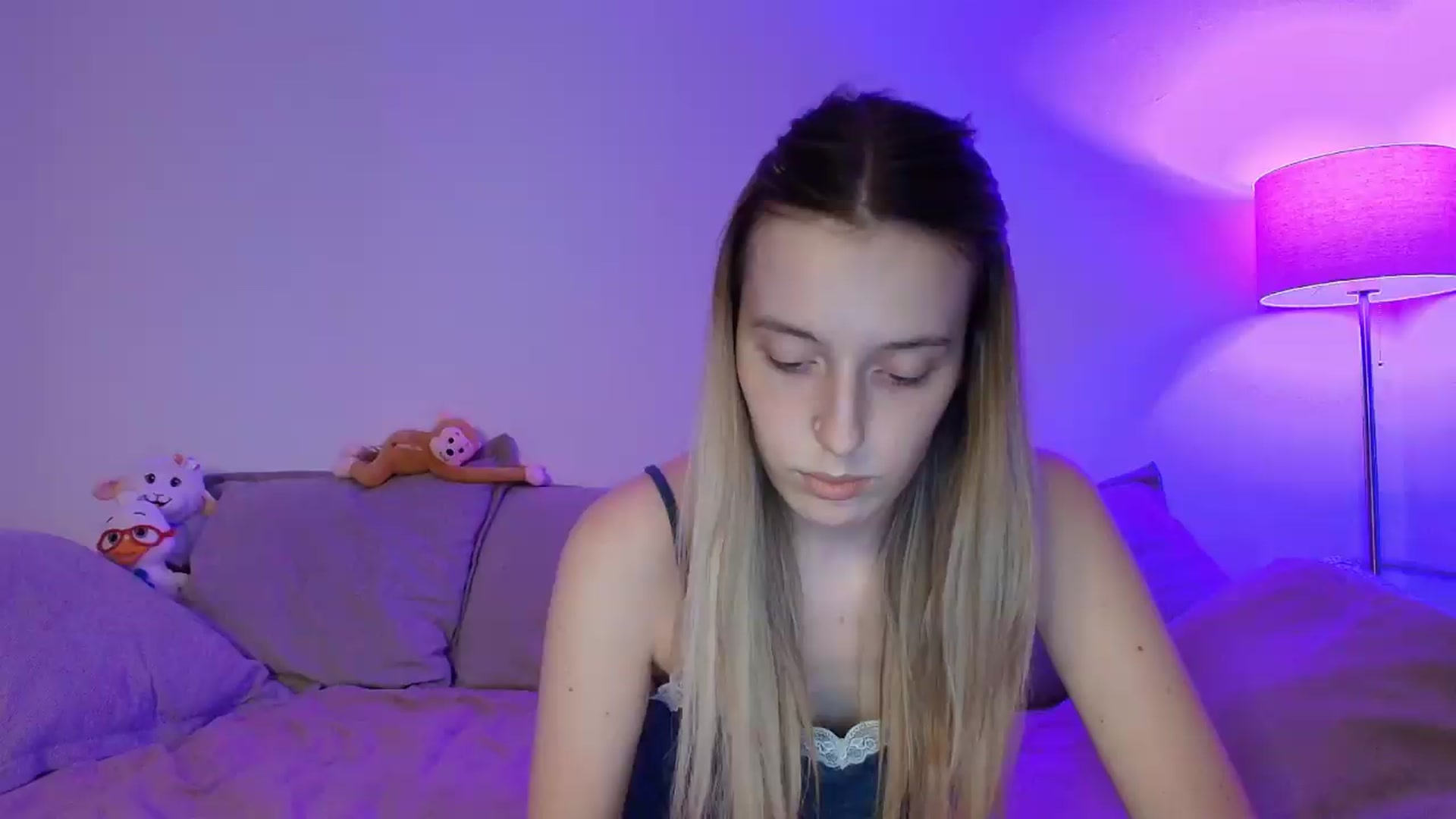 Gallery image thumbnail from Elenaxkiss's myfreecams stream on, 07/08/2026, 18:57 image 9 of 20