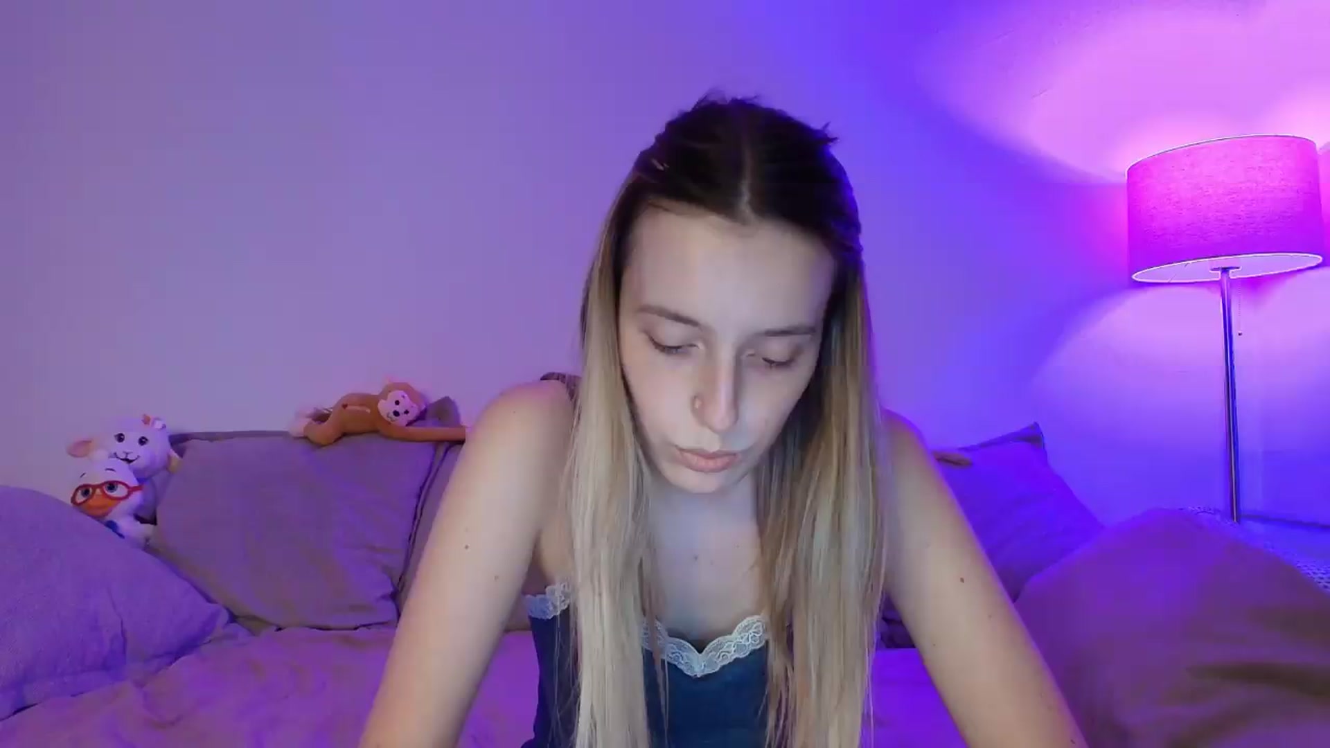 Gallery image thumbnail from Elenaxkiss's myfreecams stream on, 07/08/2026, 18:57 image 16 of 20