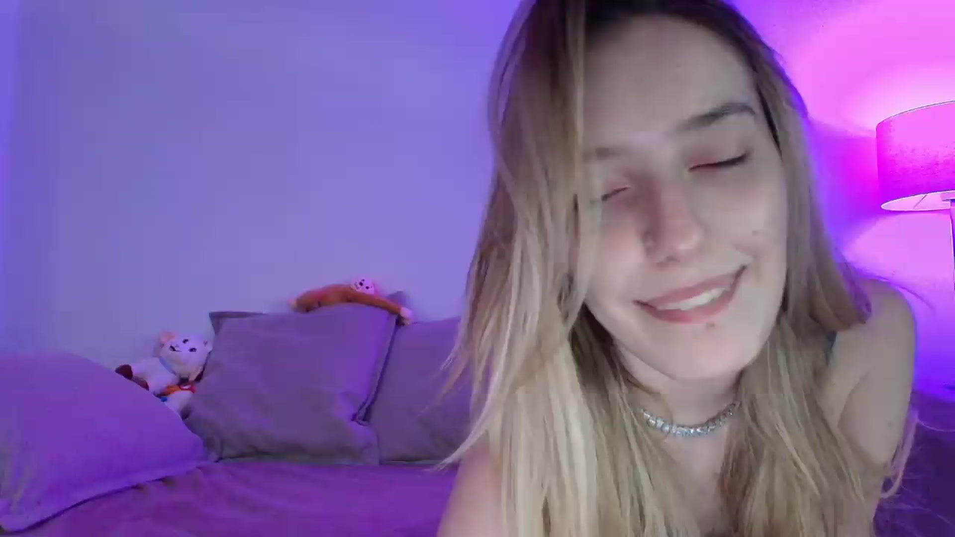 Gallery image thumbnail from Elenaxkiss's myfreecams stream on, 07/09/2026, 08:52 image 2 of 20