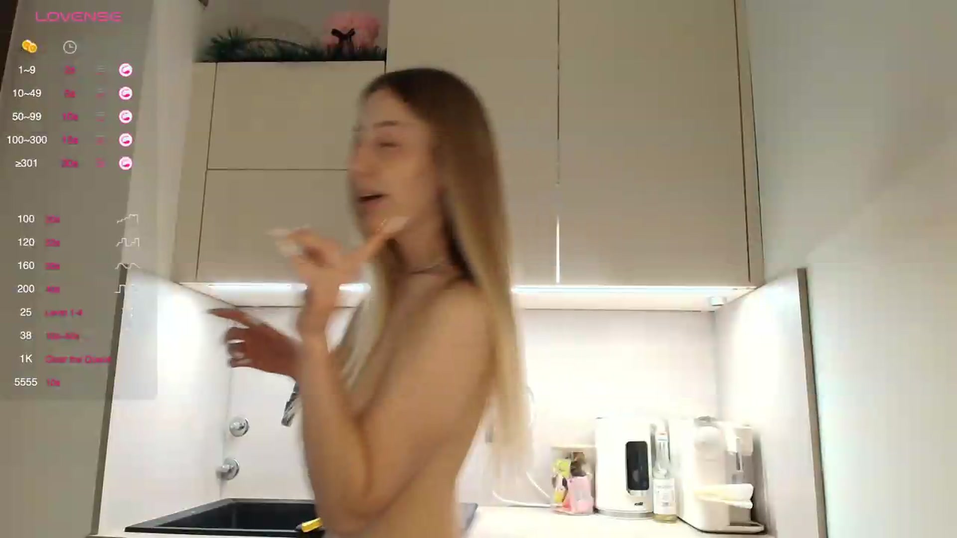 Gallery image thumbnail from Elenaxkiss's myfreecams stream on, 07/10/2026, 10:35 image 13 of 20
