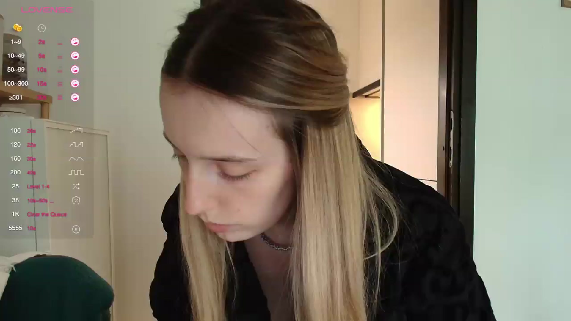 Gallery image thumbnail from Elenaxkiss's myfreecams stream on, 07/10/2026, 11:18 image 9 of 20