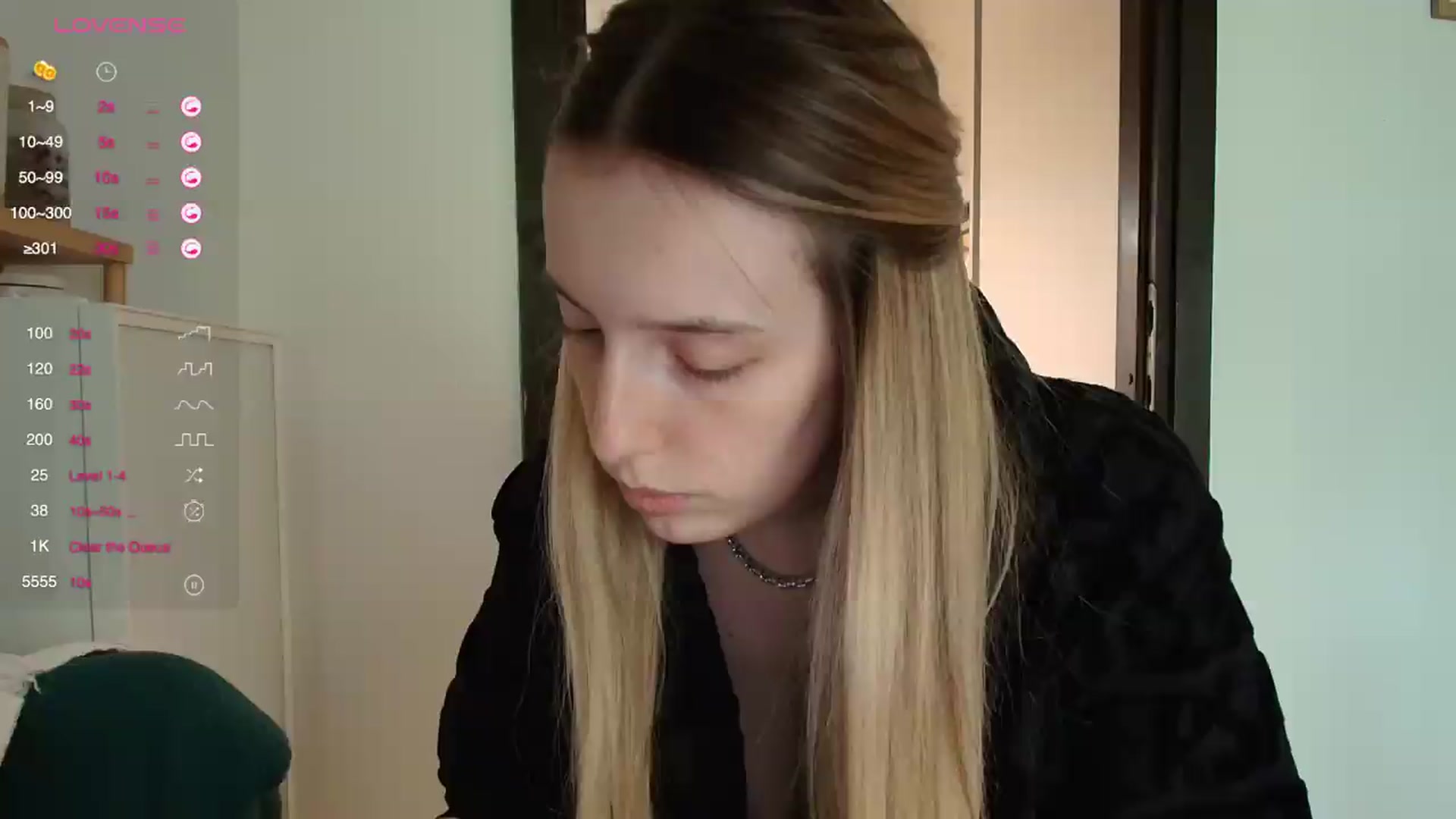Gallery image thumbnail from Elenaxkiss's myfreecams stream on, 07/10/2026, 11:18 image 10 of 20