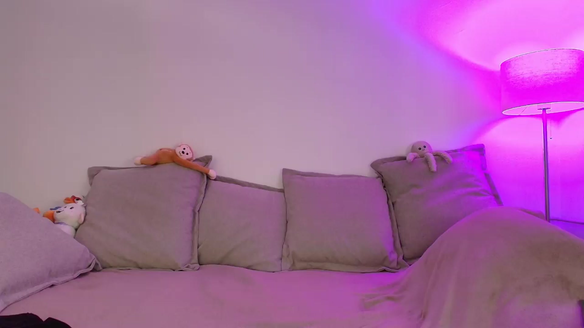 Gallery image thumbnail from Elenaxkiss's myfreecams stream on, 07/12/2026, 11:03 image 15 of 20