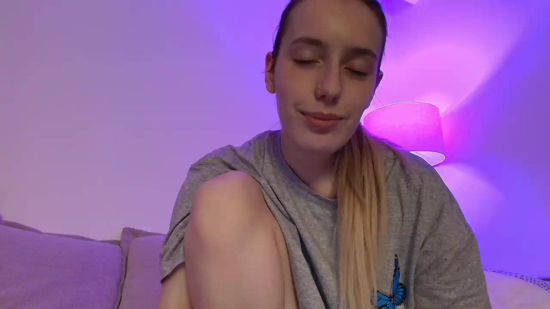 Gallery image thumbnail from Elenaxkiss's myfreecams stream on, 07/12/2026, 20:12 image 16 of 20