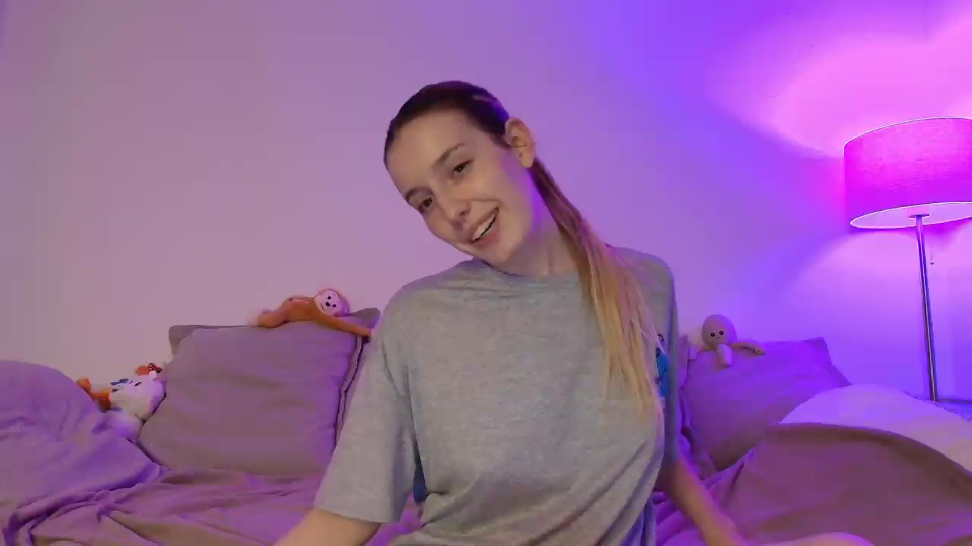 Gallery image thumbnail from Elenaxkiss's myfreecams stream on, 07/12/2026, 20:12 image 1 of 20