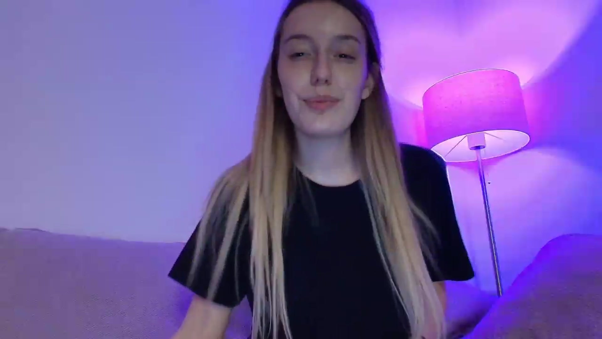 Gallery image thumbnail from Elenaxkiss's myfreecams stream on, 07/13/2026, 19:22 image 19 of 20