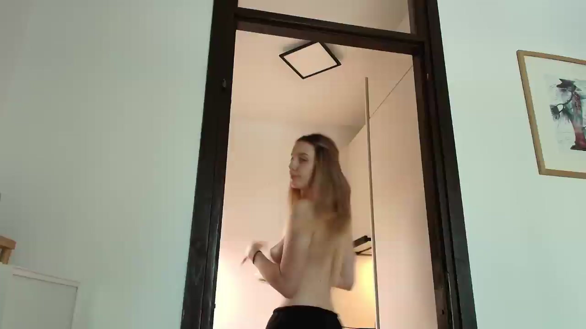 Gallery image thumbnail from Elenaxkiss's myfreecams stream on, 07/14/2026, 09:37 image 19 of 20