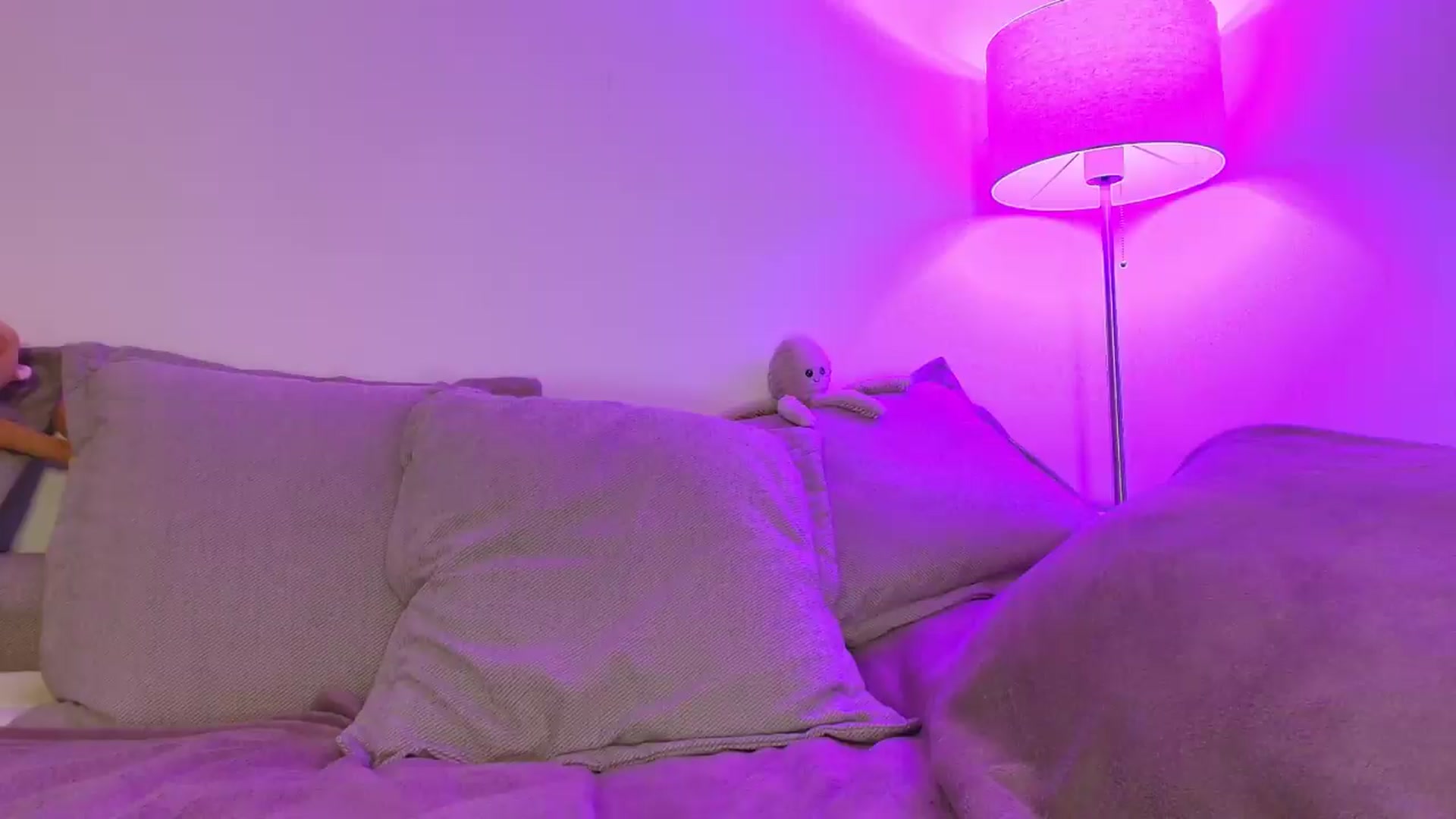 Gallery image thumbnail from Elenaxkiss's myfreecams stream on, 07/14/2026, 18:36 image 2 of 20
