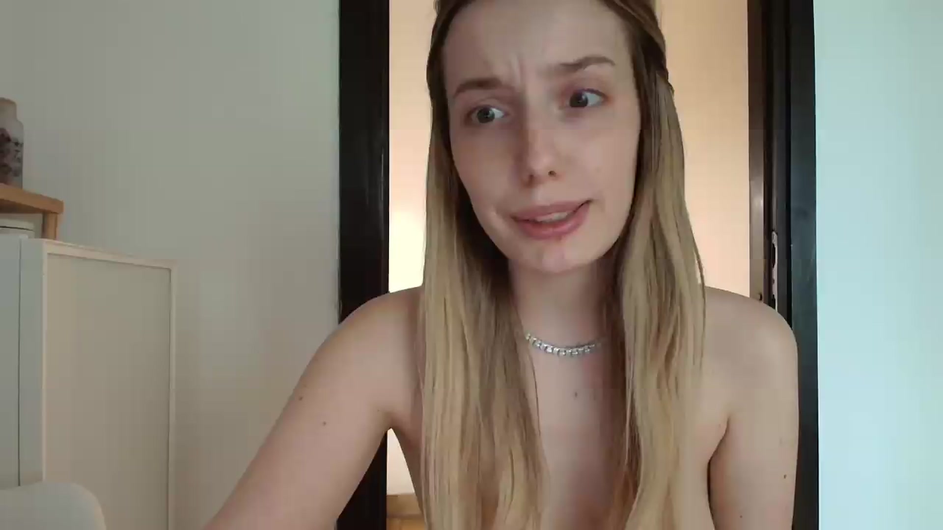 Gallery image thumbnail from Elenaxkiss's myfreecams stream on, 07/16/2026, 08:58 image 18 of 20