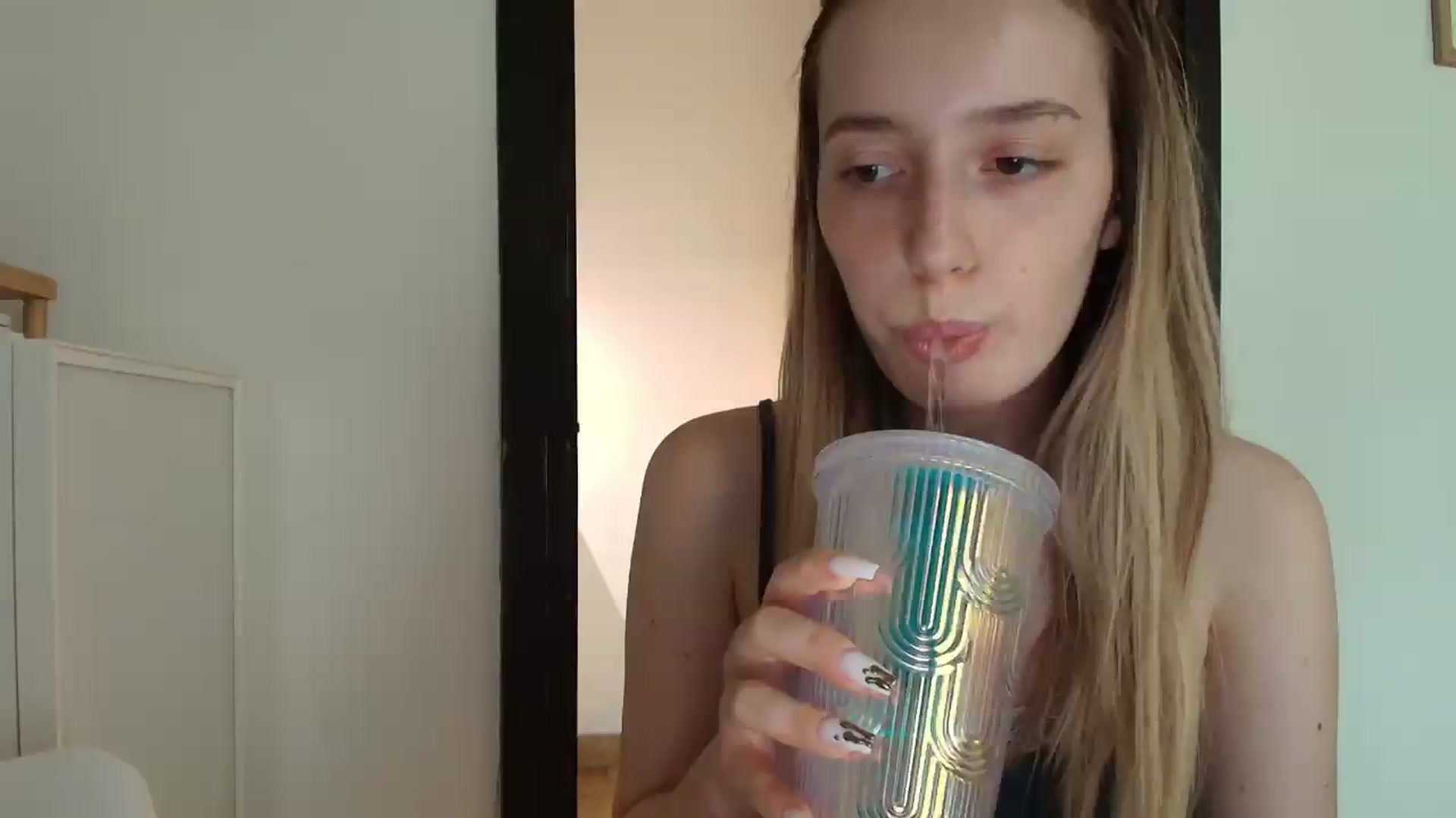 Gallery image thumbnail from Elenaxkiss's myfreecams stream on, 07/17/2026, 07:51 image 11 of 20