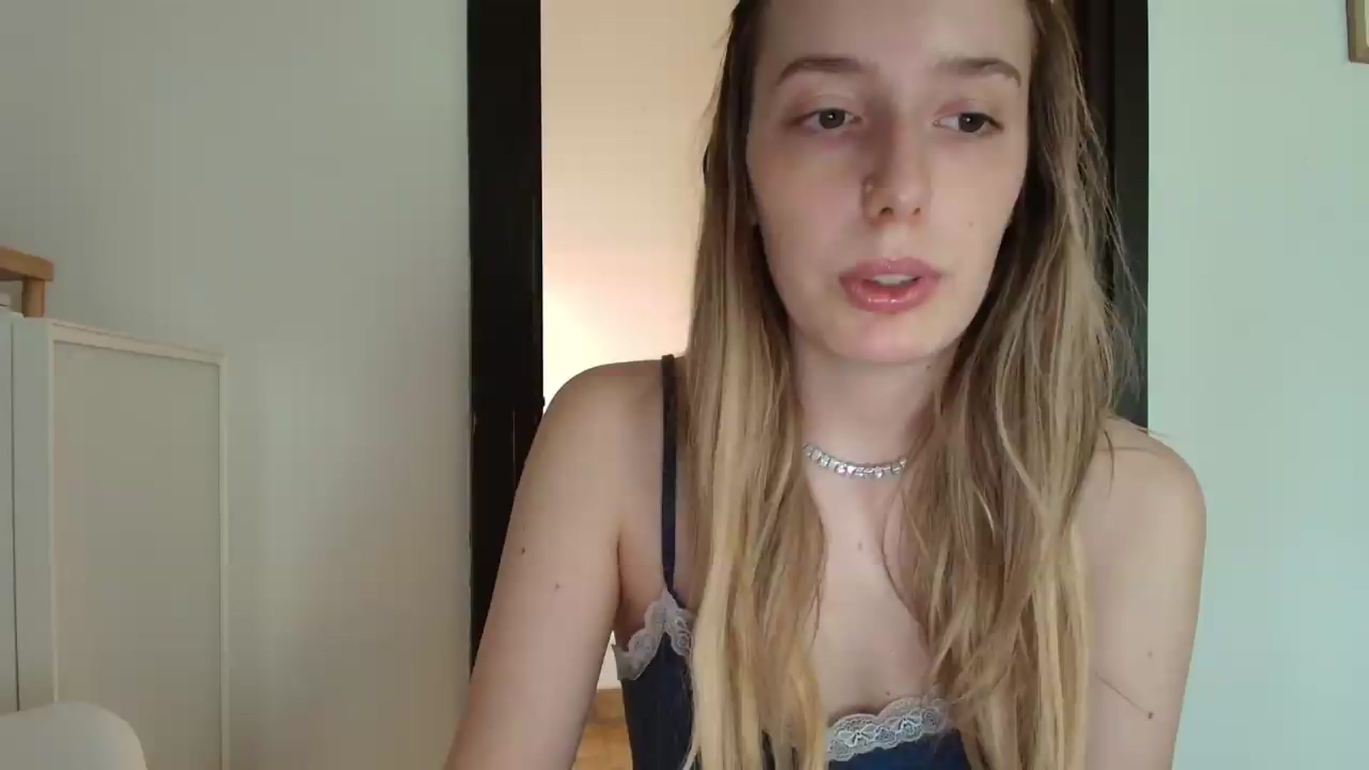 Gallery image thumbnail from Elenaxkiss's myfreecams stream on, 07/17/2026, 07:51 image 7 of 20