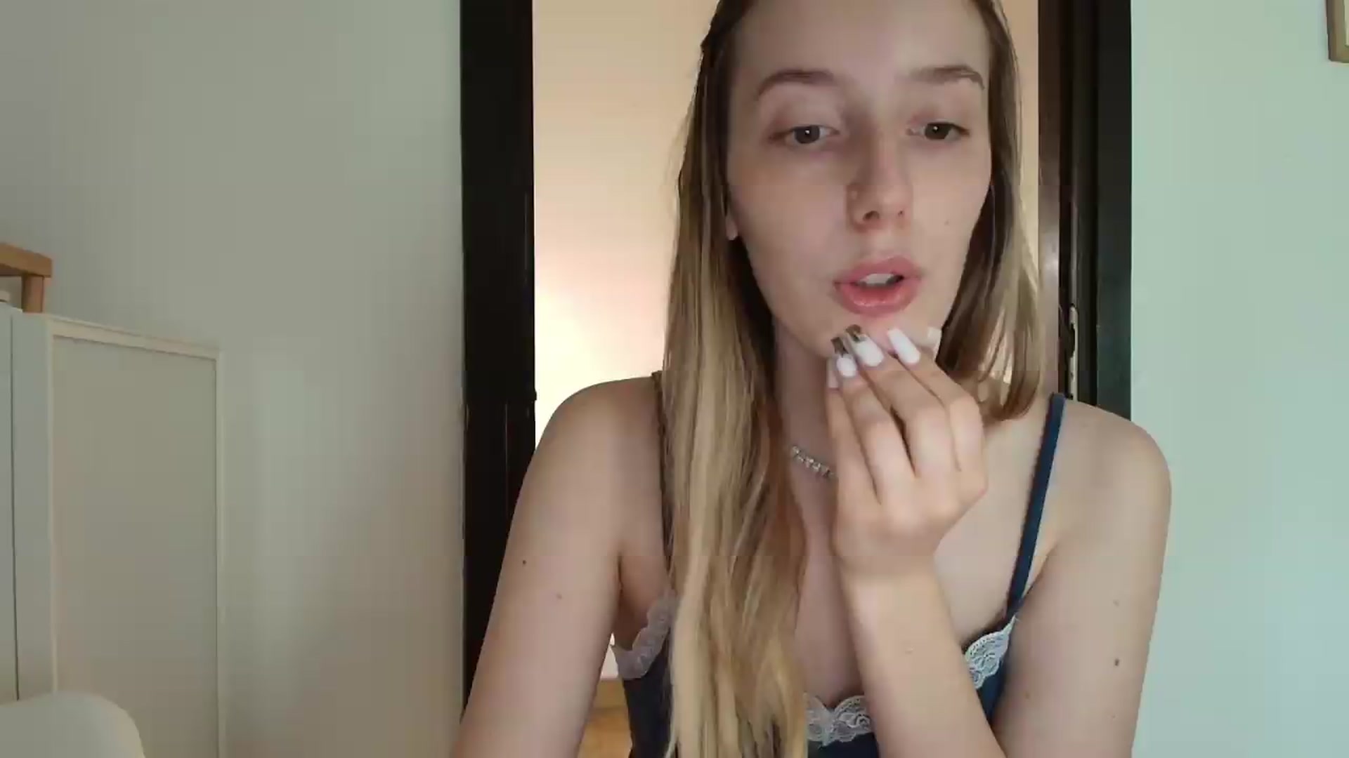 Gallery image thumbnail from Elenaxkiss's myfreecams stream on, 07/17/2026, 07:51 image 8 of 20