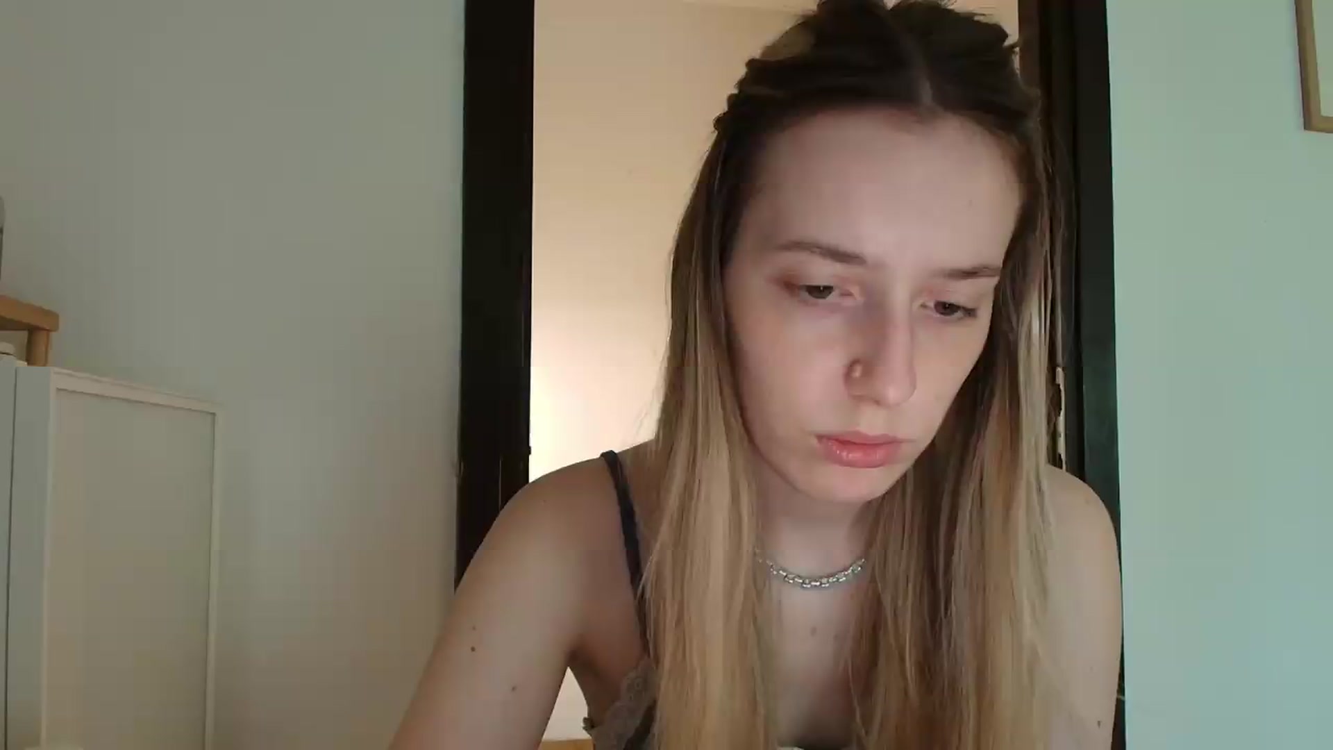 Gallery image thumbnail from Elenaxkiss's myfreecams stream on, 07/17/2026, 09:45 image 1 of 20