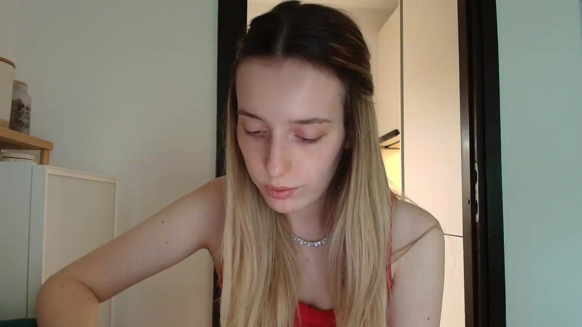 Gallery image thumbnail from Elenaxkiss's myfreecams stream on, 07/20/2026, 07:41 image 14 of 20