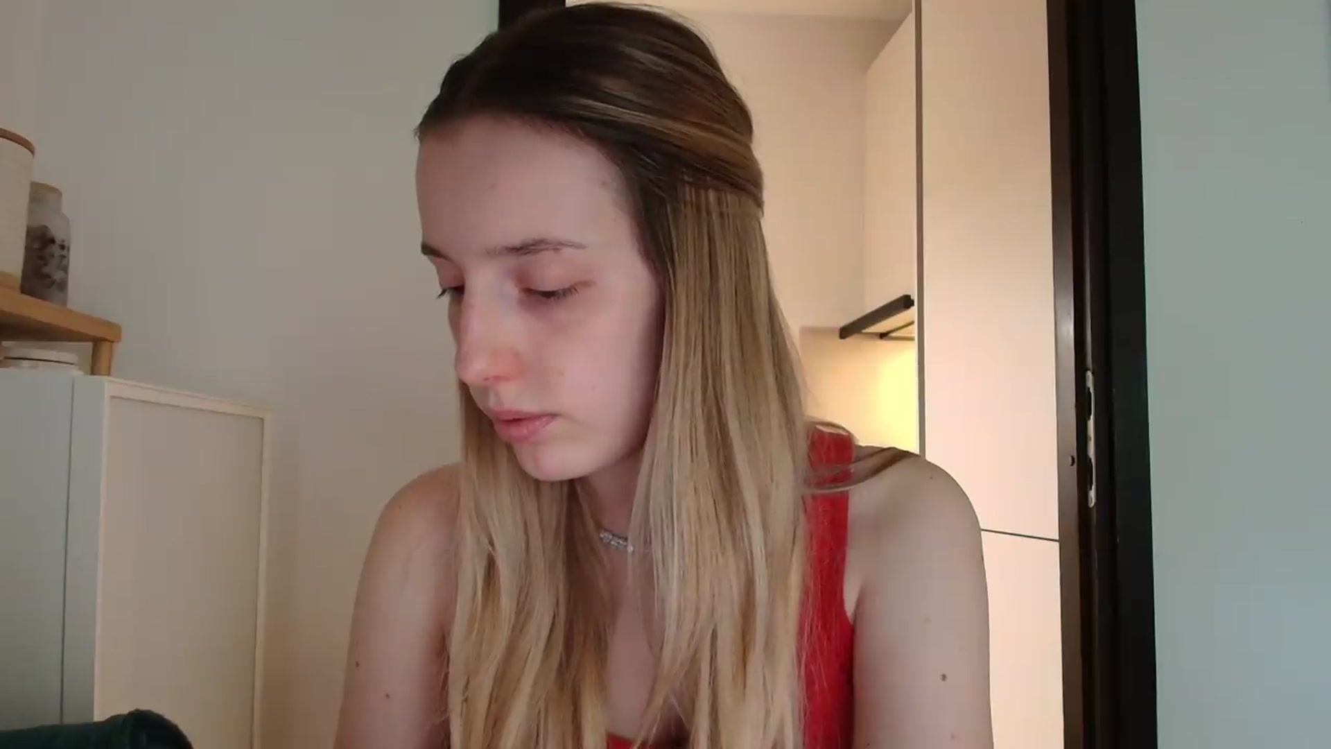 Gallery image thumbnail from Elenaxkiss's myfreecams stream on, 07/20/2026, 07:41 image 12 of 20