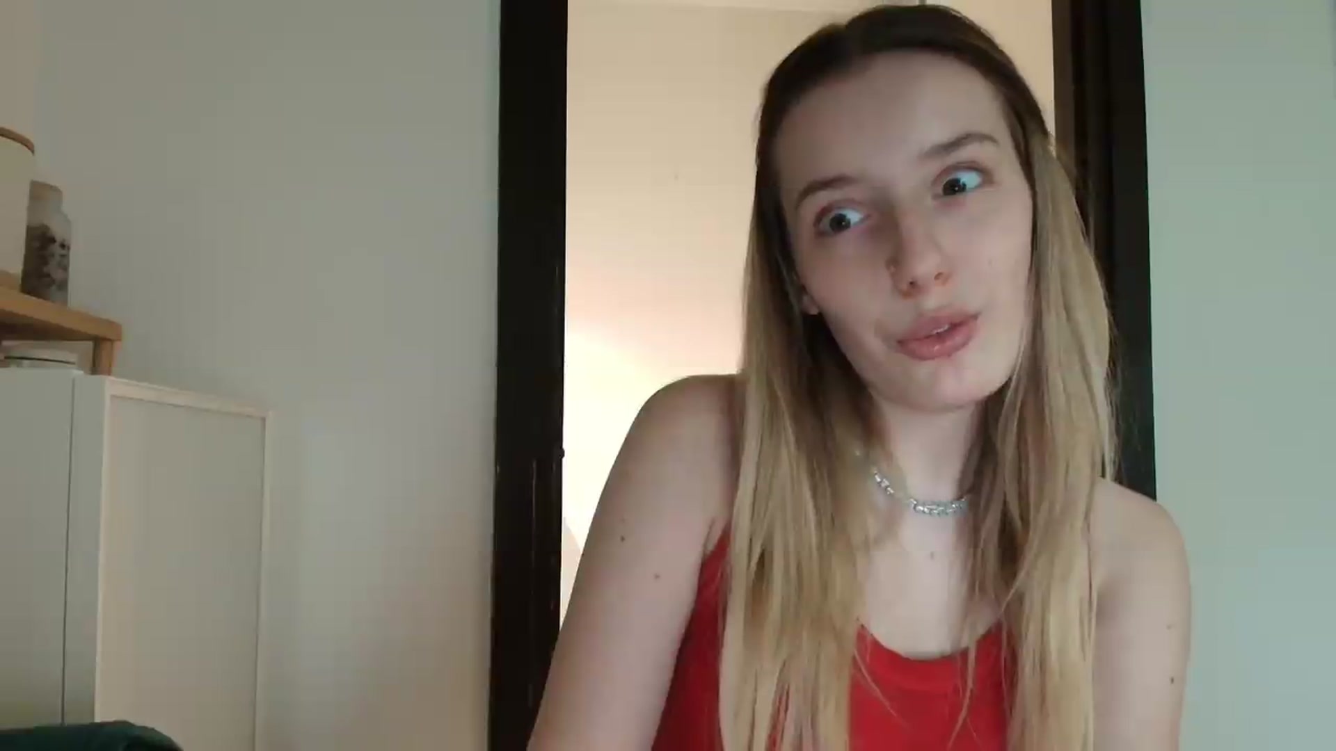 Gallery image thumbnail from Elenaxkiss's myfreecams stream on, 07/20/2026, 07:41 image 18 of 20