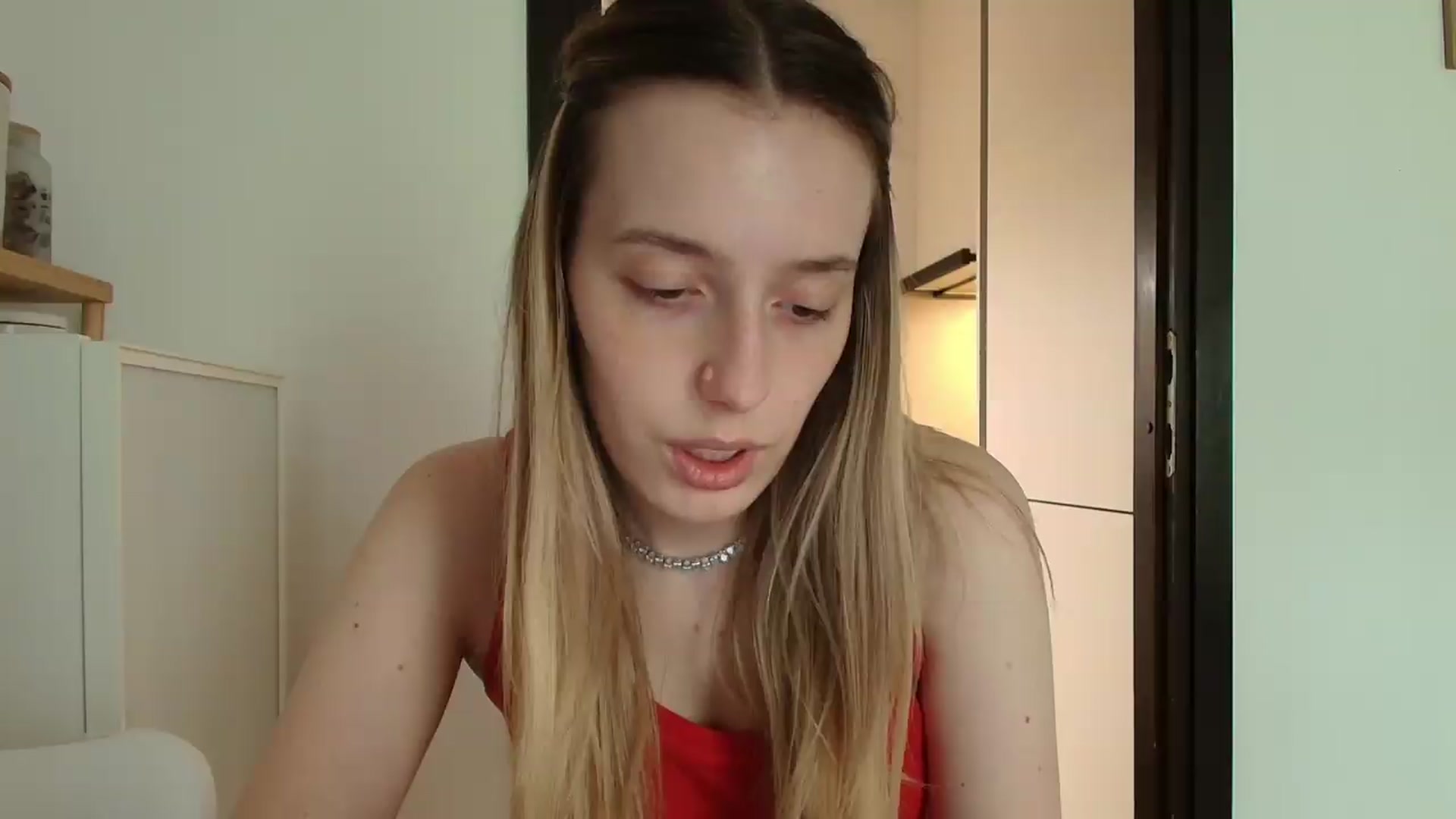 Gallery image thumbnail from Elenaxkiss's myfreecams stream on, 07/20/2026, 10:23 image 3 of 20