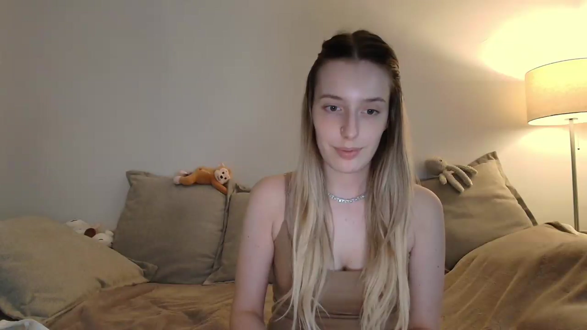 Gallery image thumbnail from Elenaxkiss's myfreecams stream on, 07/20/2026, 17:44 image 16 of 20