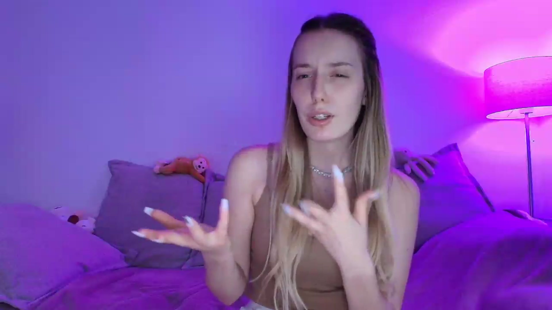 Gallery image thumbnail from Elenaxkiss's myfreecams stream on, 07/20/2026, 17:44 image 11 of 20