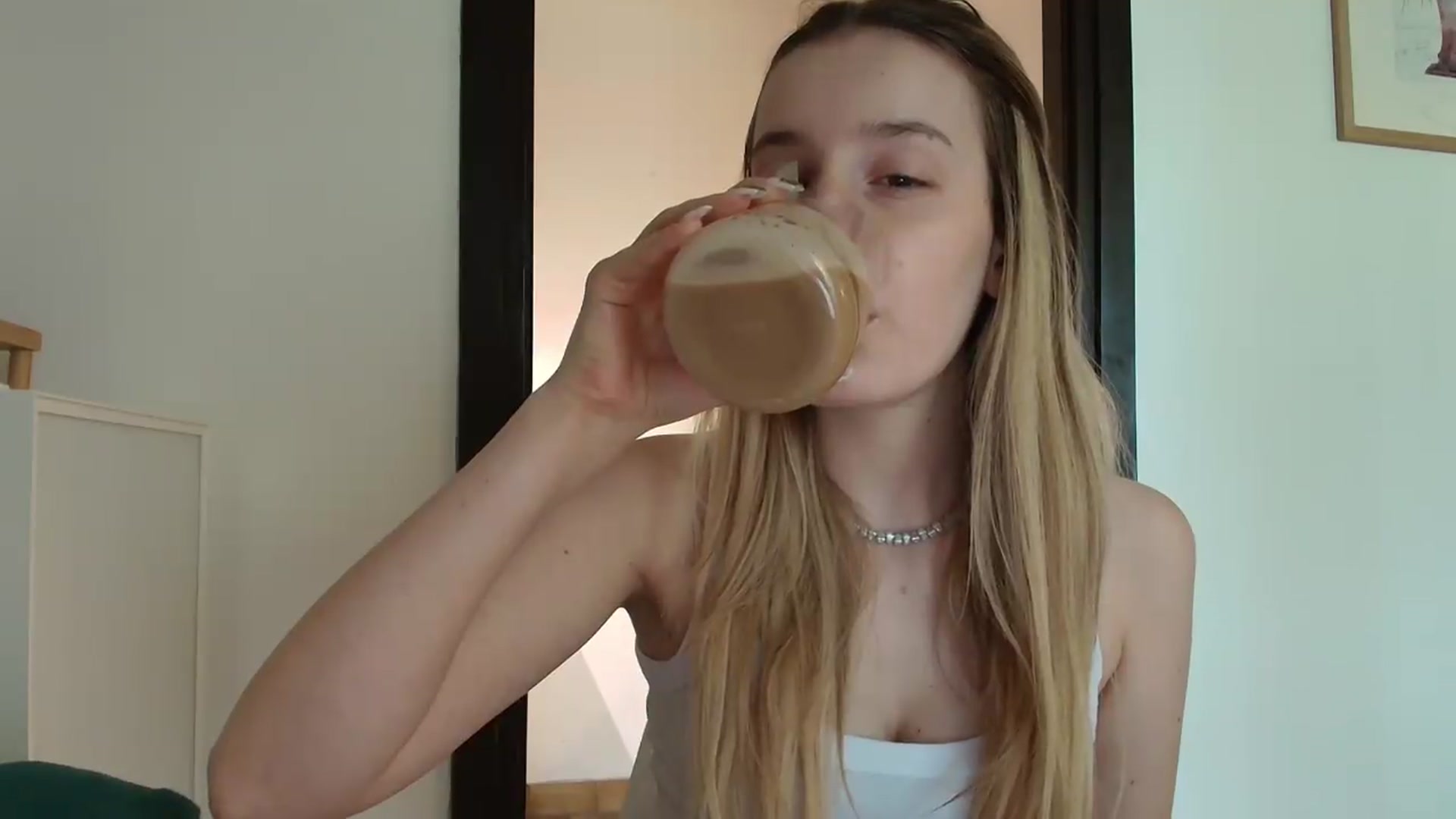 Gallery image thumbnail from Elenaxkiss's myfreecams stream on, 07/21/2026, 07:20 image 2 of 20