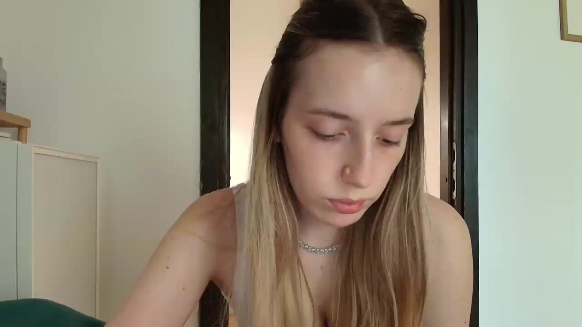Gallery image thumbnail from Elenaxkiss's myfreecams stream on, 07/21/2026, 10:10 image 1 of 20