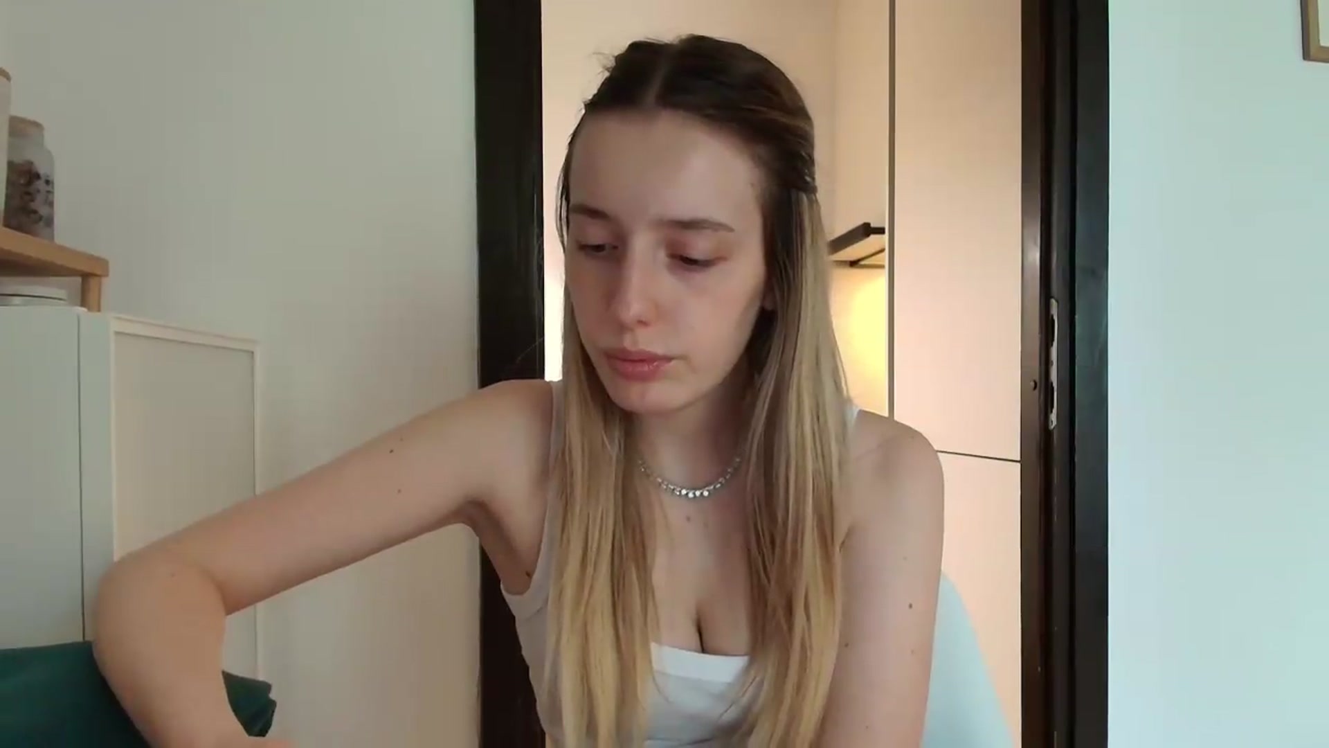 Gallery image thumbnail from Elenaxkiss's myfreecams stream on, 07/21/2026, 10:10 image 15 of 20