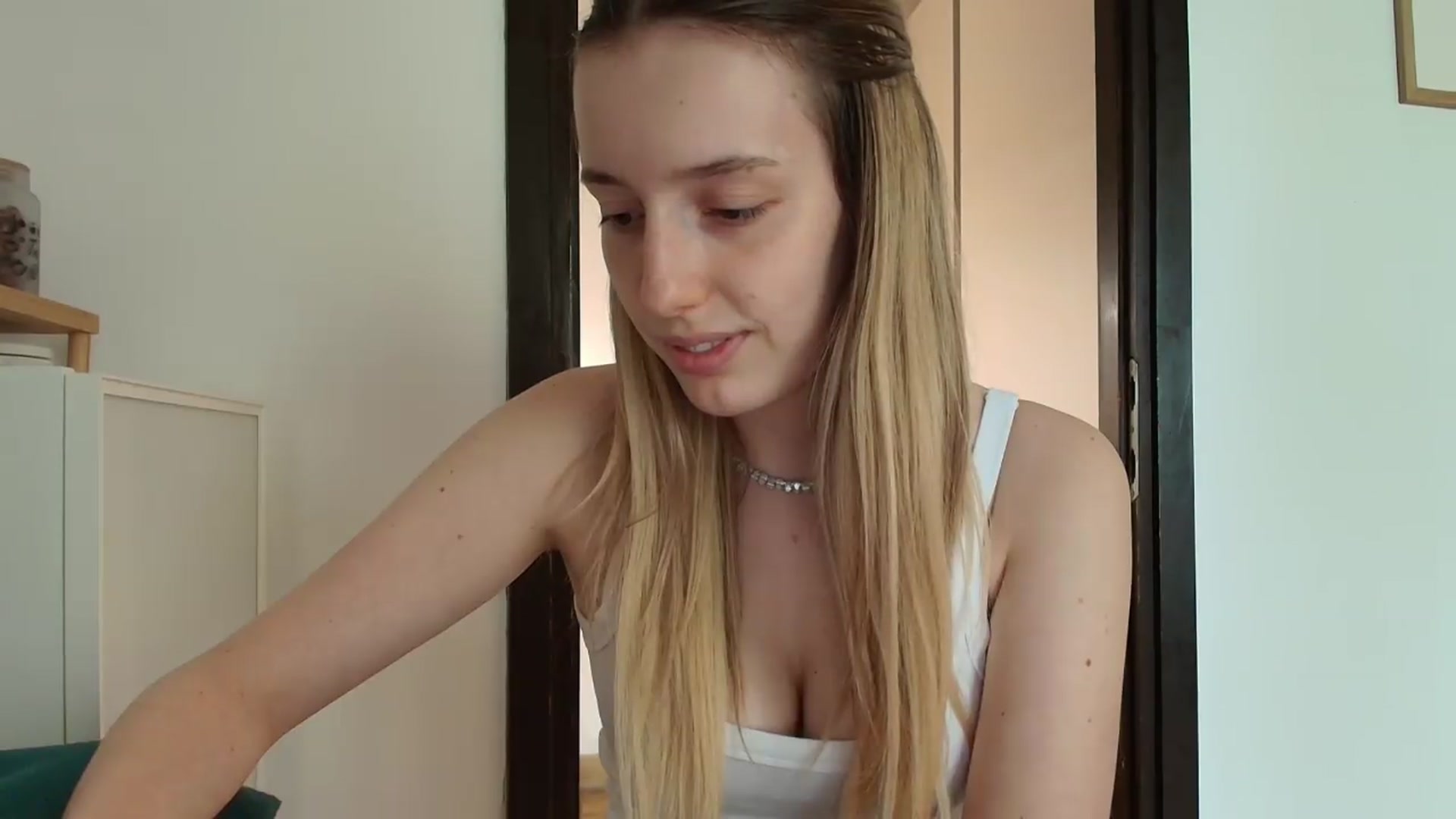 Gallery image thumbnail from Elenaxkiss's myfreecams stream on, 07/21/2026, 10:10 image 8 of 20