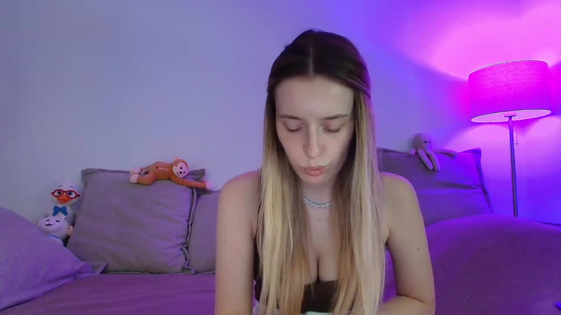 Gallery image thumbnail from Elenaxkiss's myfreecams stream on, 07/22/2026, 11:28 image 7 of 20