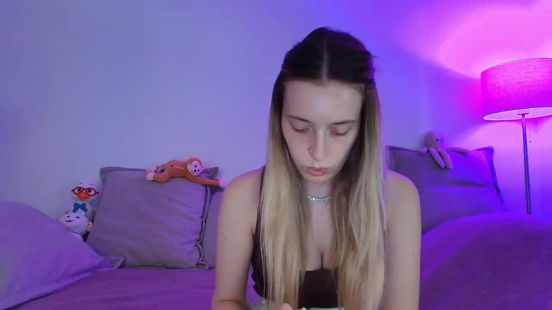 Gallery image thumbnail from Elenaxkiss's myfreecams stream on, 07/22/2026, 11:28 image 1 of 20