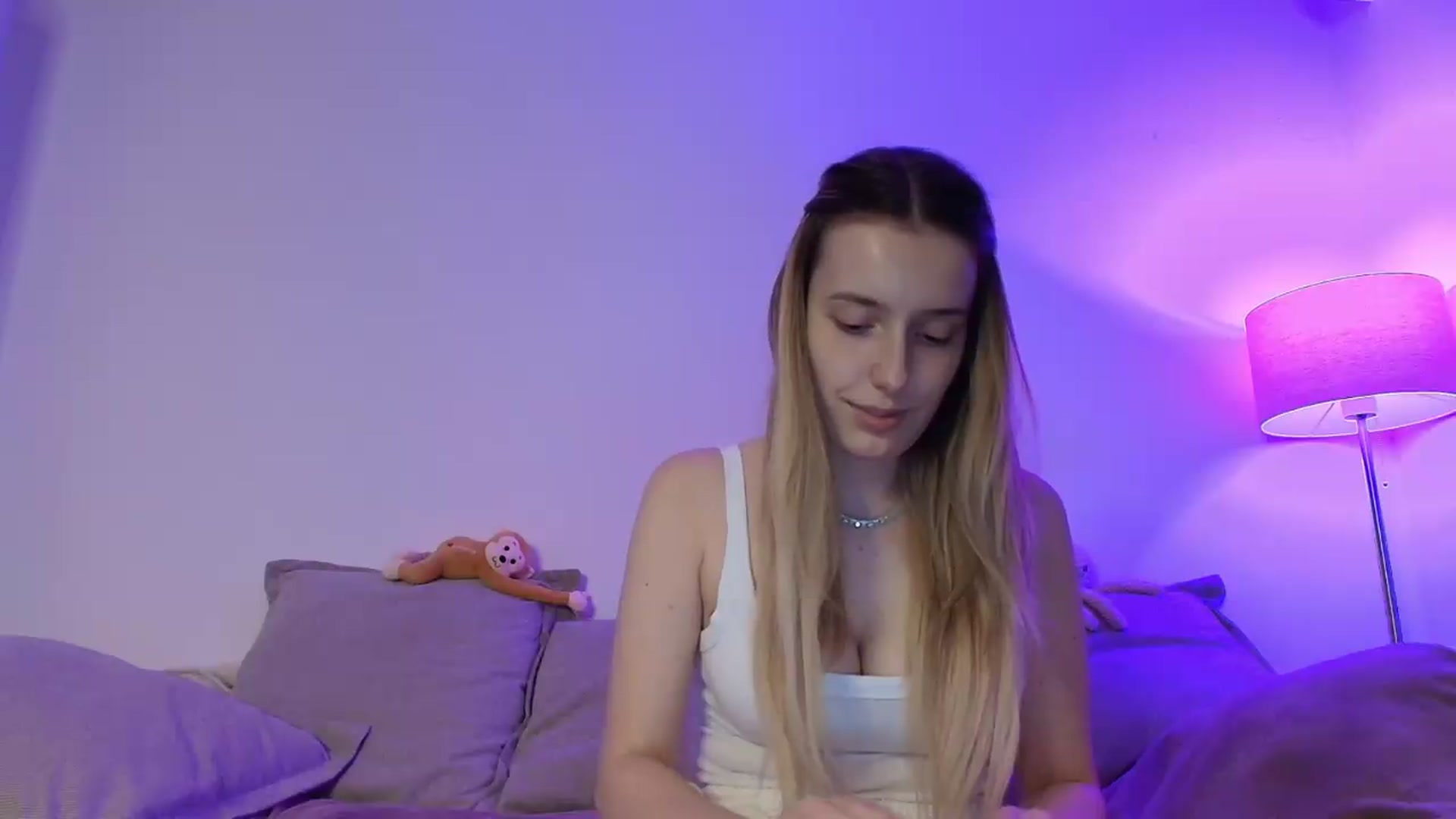 Gallery image thumbnail from Elenaxkiss's myfreecams stream on, 07/22/2026, 19:10 image 7 of 20