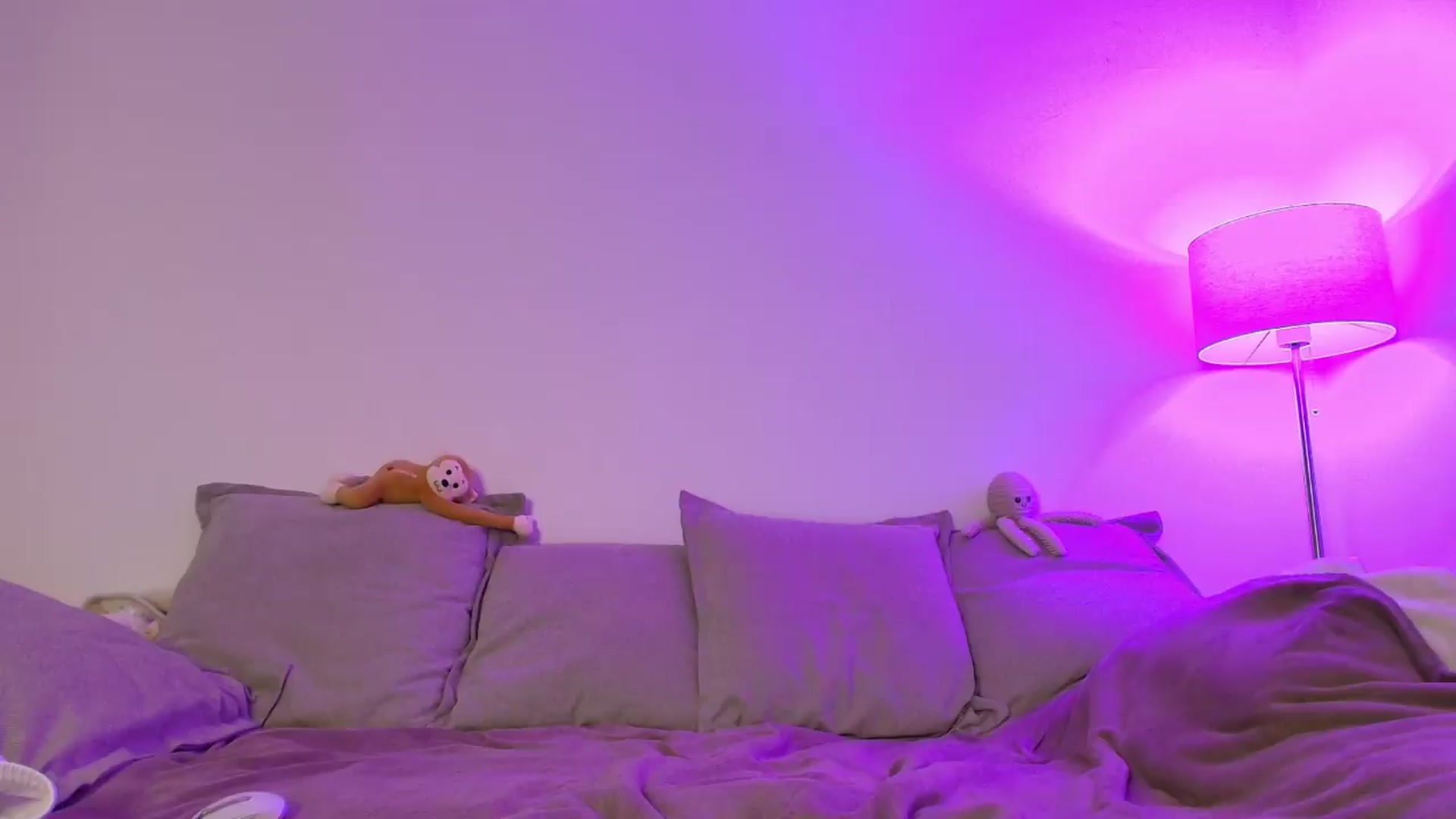 Gallery image thumbnail from Elenaxkiss's myfreecams stream on, 07/22/2026, 19:10 image 16 of 20