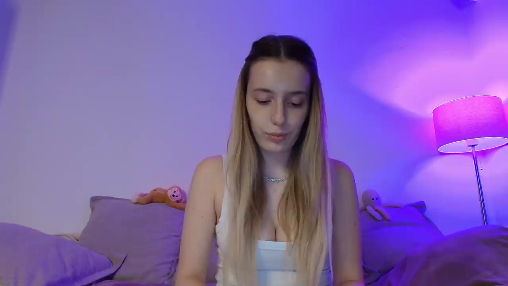 Gallery image thumbnail from Elenaxkiss's myfreecams stream on, 07/22/2026, 19:10 image 1 of 20