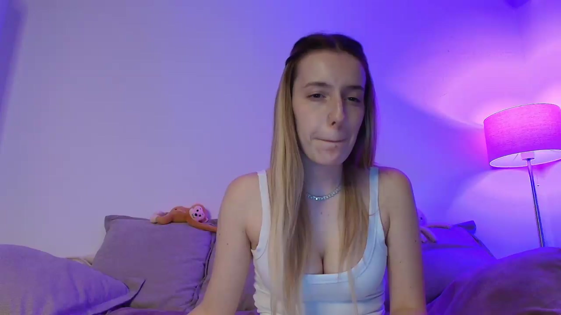 Gallery image thumbnail from Elenaxkiss's myfreecams stream on, 07/22/2026, 19:10 image 8 of 20