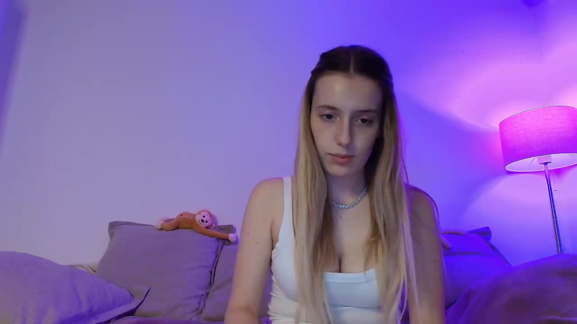 Gallery image thumbnail from Elenaxkiss's myfreecams stream on, 07/22/2026, 19:10 image 9 of 20