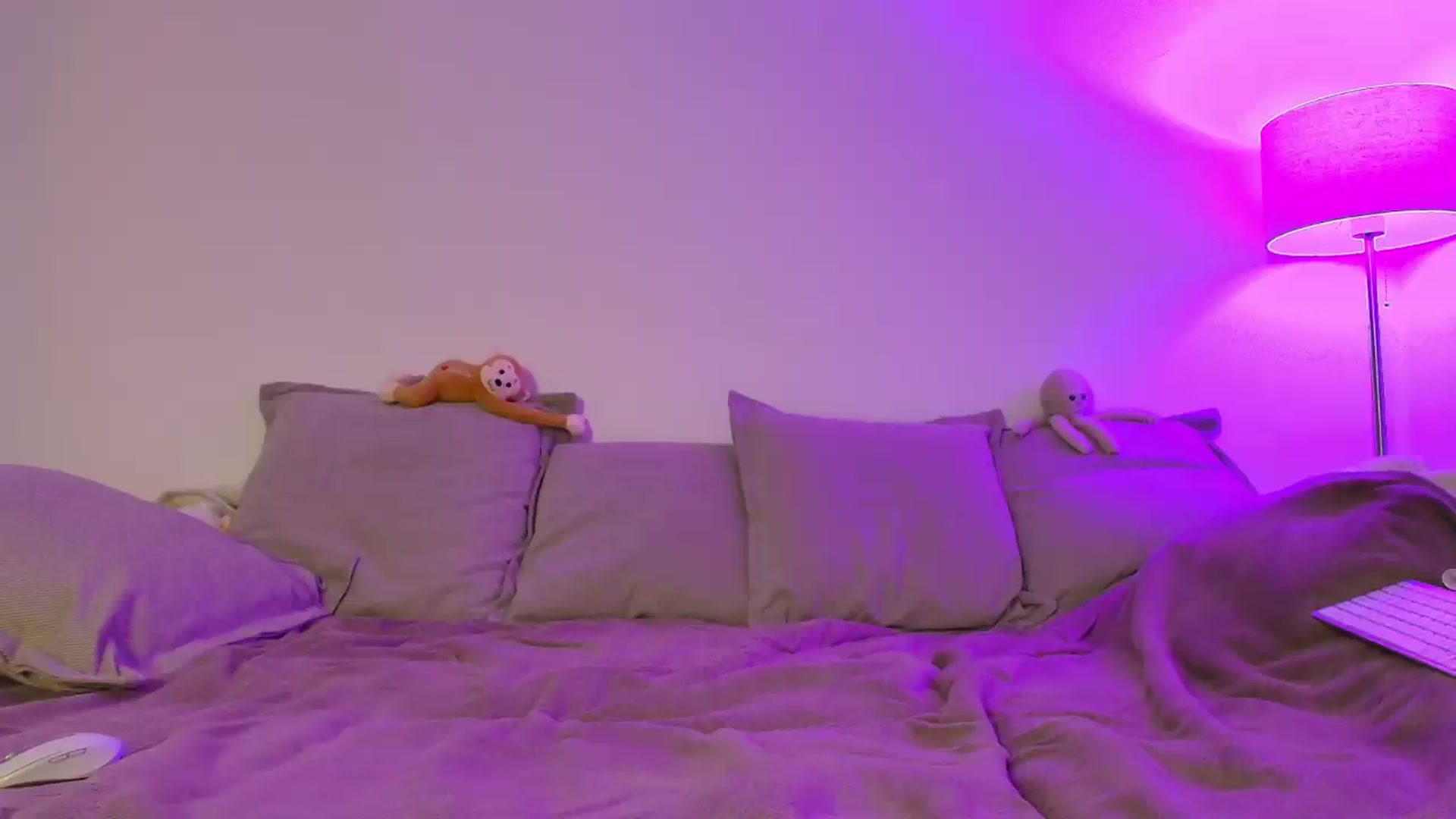 Gallery image thumbnail from Elenaxkiss's myfreecams stream on, 07/22/2026, 19:48 image 10 of 20