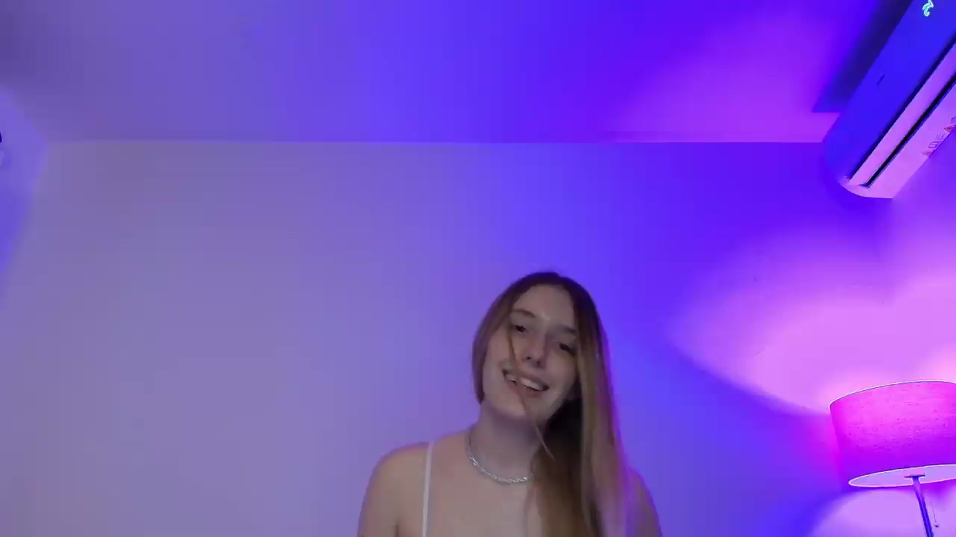 Gallery image thumbnail from Elenaxkiss's myfreecams stream on, 07/26/2026, 19:35 image 2 of 20