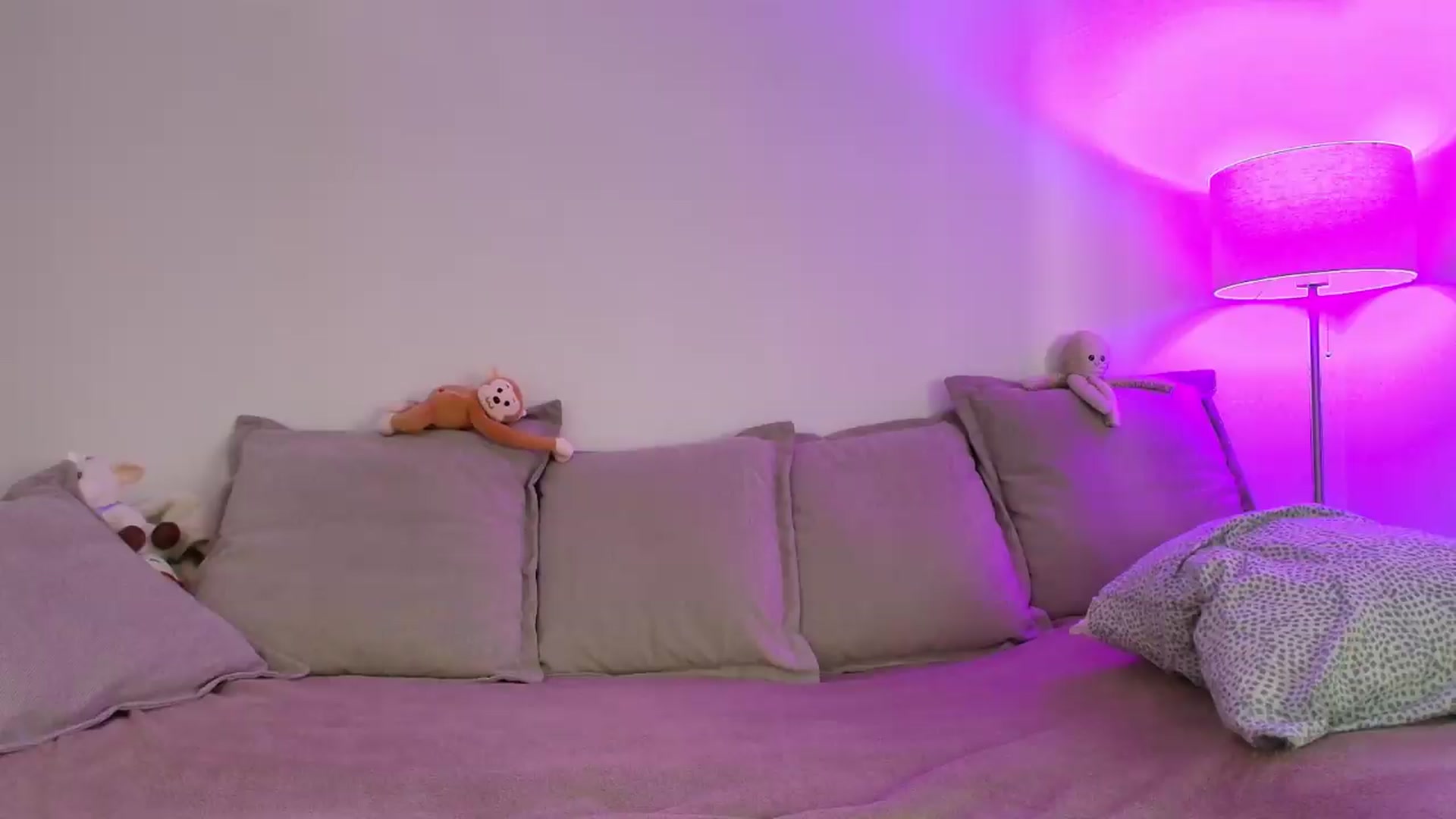 Gallery image thumbnail from Elenaxkiss's myfreecams stream on, 07/28/2026, 08:04 image 17 of 20