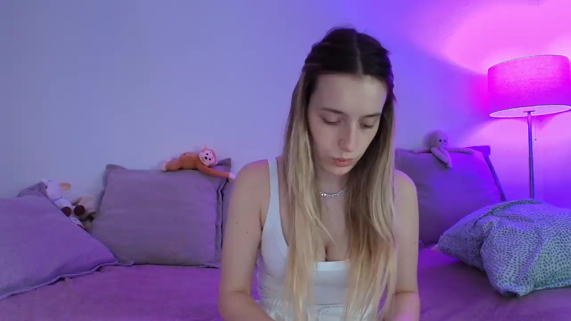 Gallery image thumbnail from Elenaxkiss's myfreecams stream on, 07/28/2026, 08:04 image 8 of 20