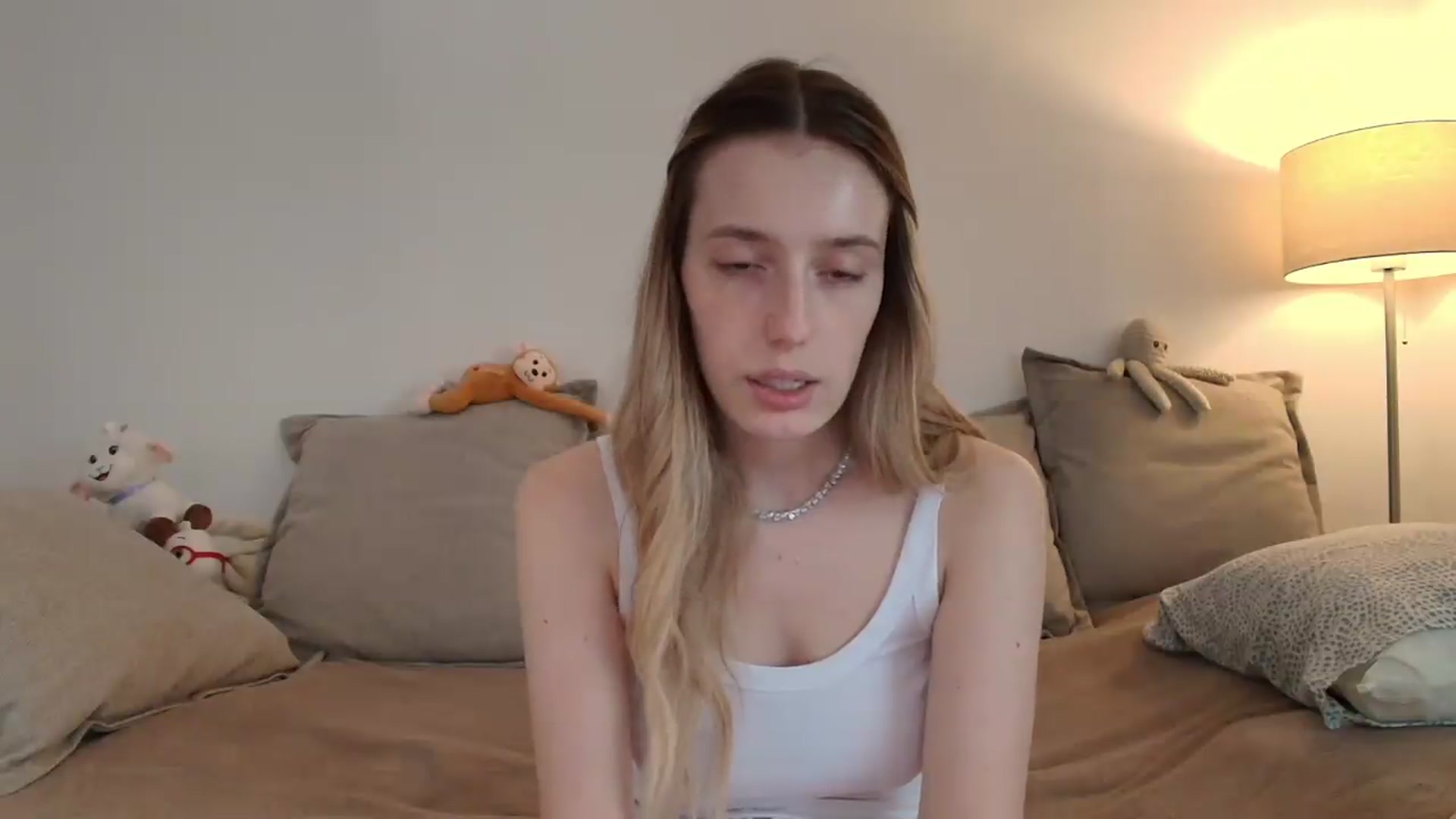 Gallery image thumbnail from Elenaxkiss's myfreecams stream on, 07/30/2026, 10:49 image 15 of 20