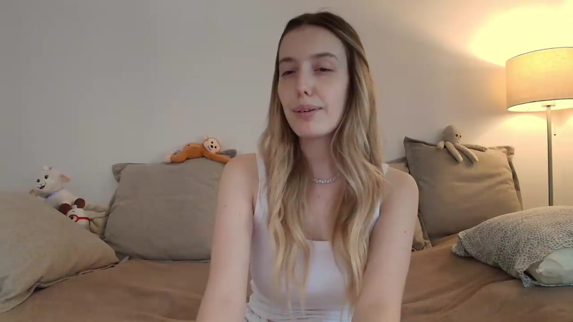 Gallery image thumbnail from Elenaxkiss's myfreecams stream on, 07/30/2026, 10:49 image 14 of 20
