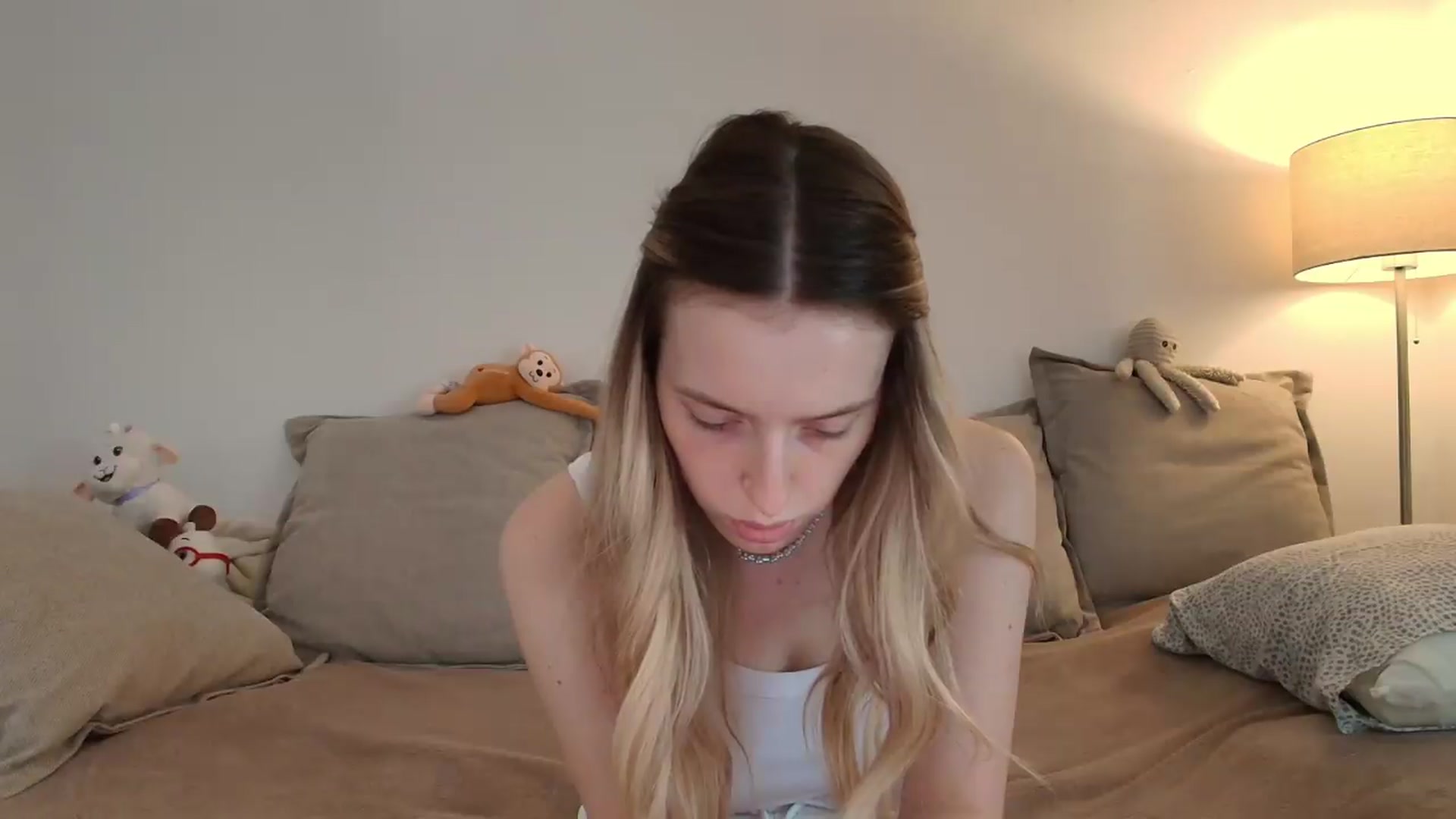 Gallery image thumbnail from Elenaxkiss's myfreecams stream on, 07/30/2026, 10:49 image 12 of 20