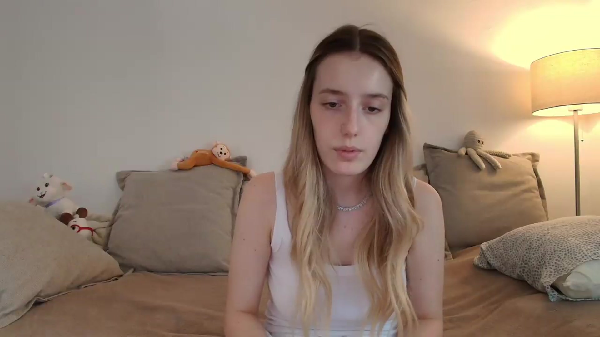 Gallery image thumbnail from Elenaxkiss's myfreecams stream on, 07/30/2026, 10:49 image 16 of 20