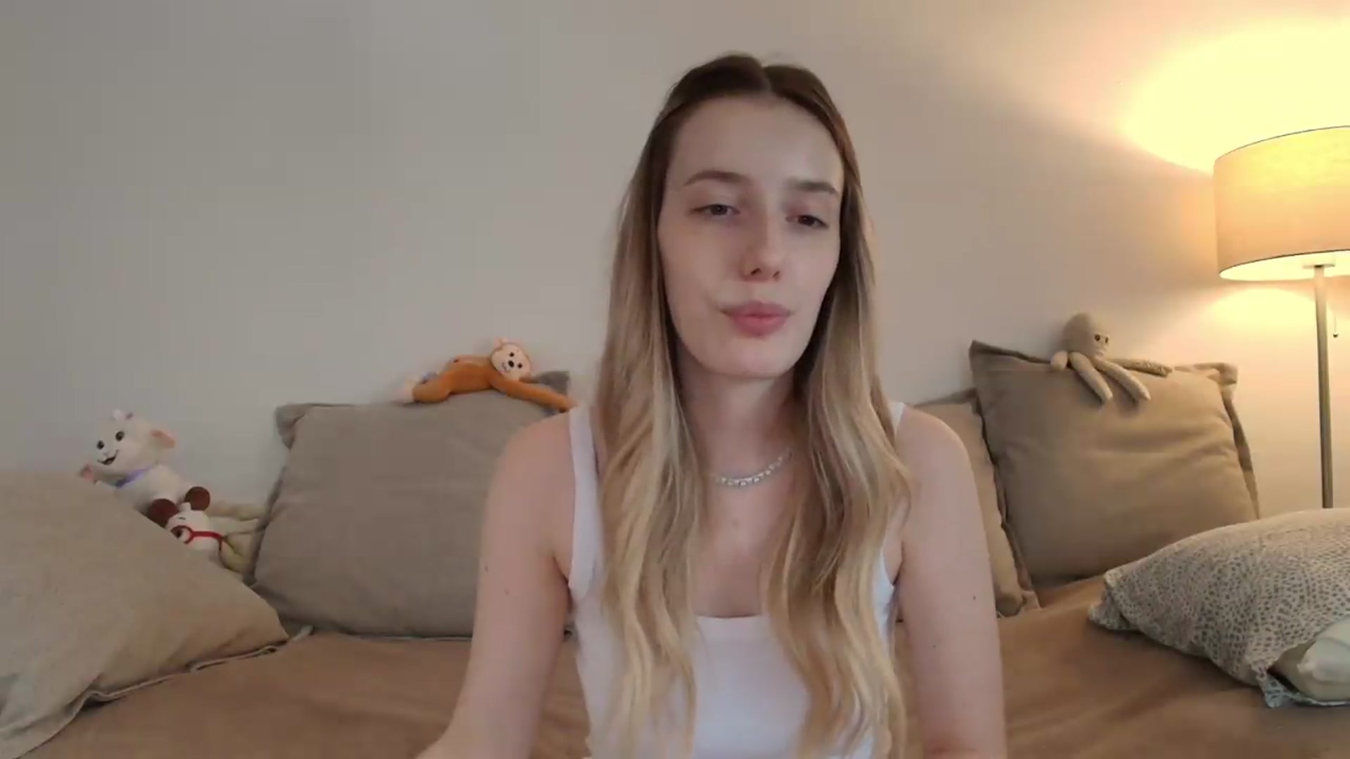 Gallery image thumbnail from Elenaxkiss's myfreecams stream on, 07/30/2026, 10:49 image 20 of 20