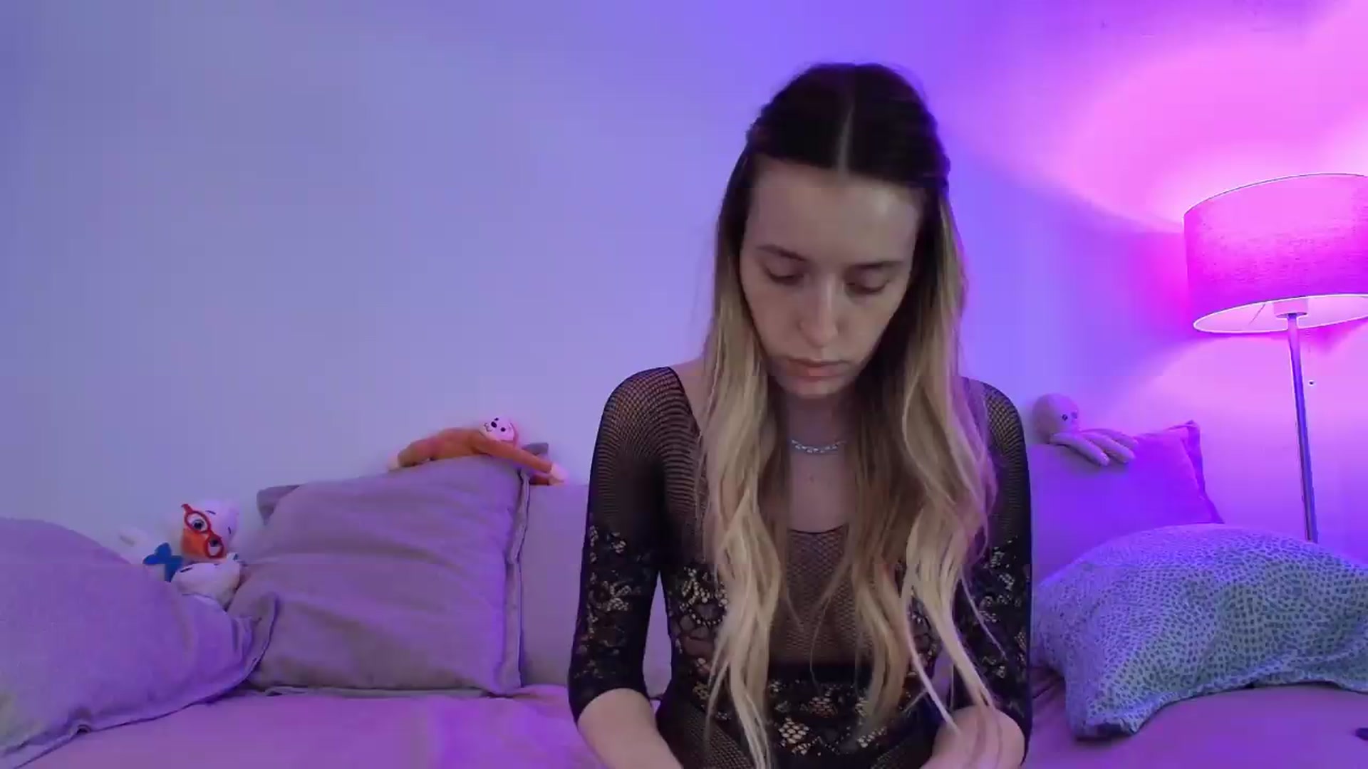 Gallery image thumbnail from Elenaxkiss's myfreecams stream on, 08/01/2026, 11:18 image 4 of 20